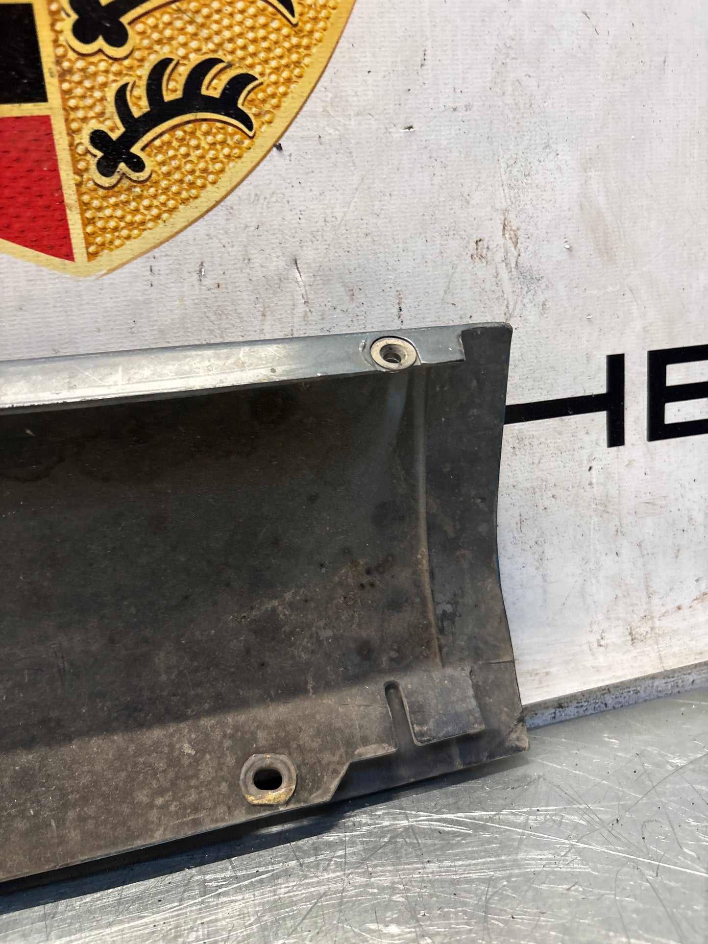 Porsche 928 S4 left sill cover, used 92855908502