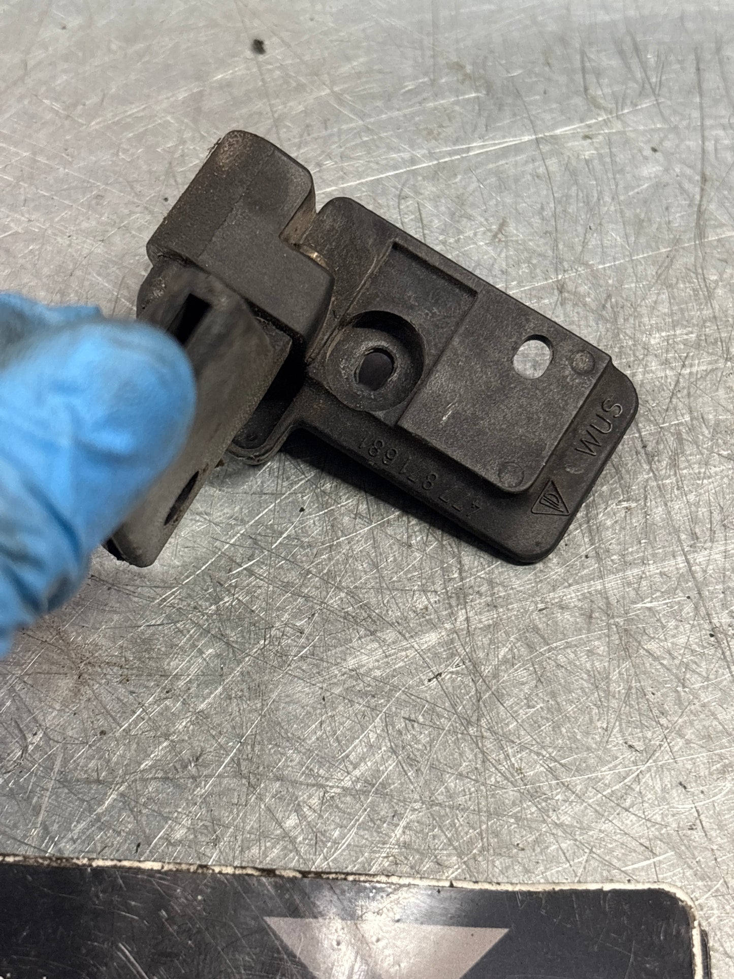 Porsche 924 / 944 / 968 sunroof wind deflector left hinge 477871681 477871635A used