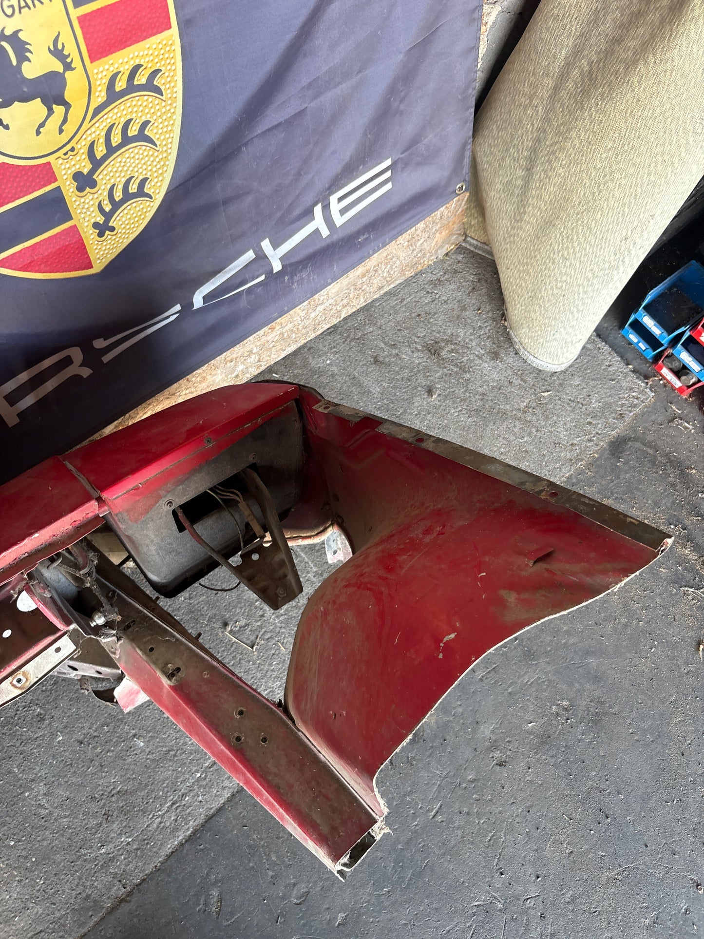 Porsche 924 Front end section cut 477805591
