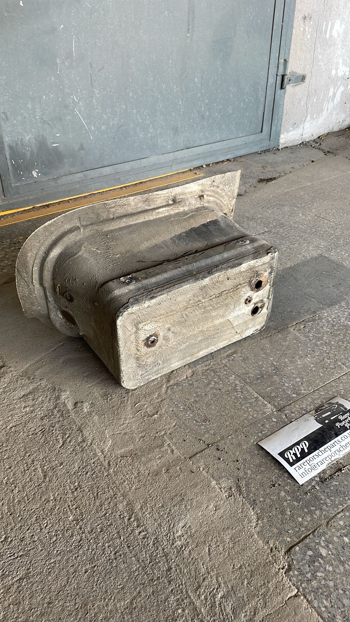 Porsche 928 Vano batteria, 92850180502 usato