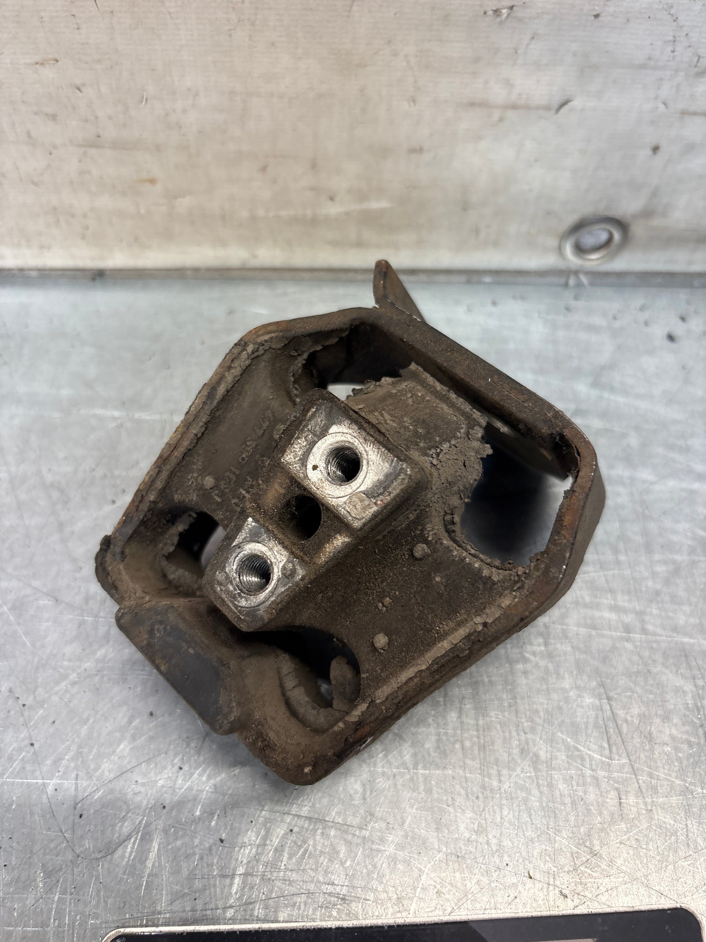 Porsche 924/944 gearbox mount, used 477399153J