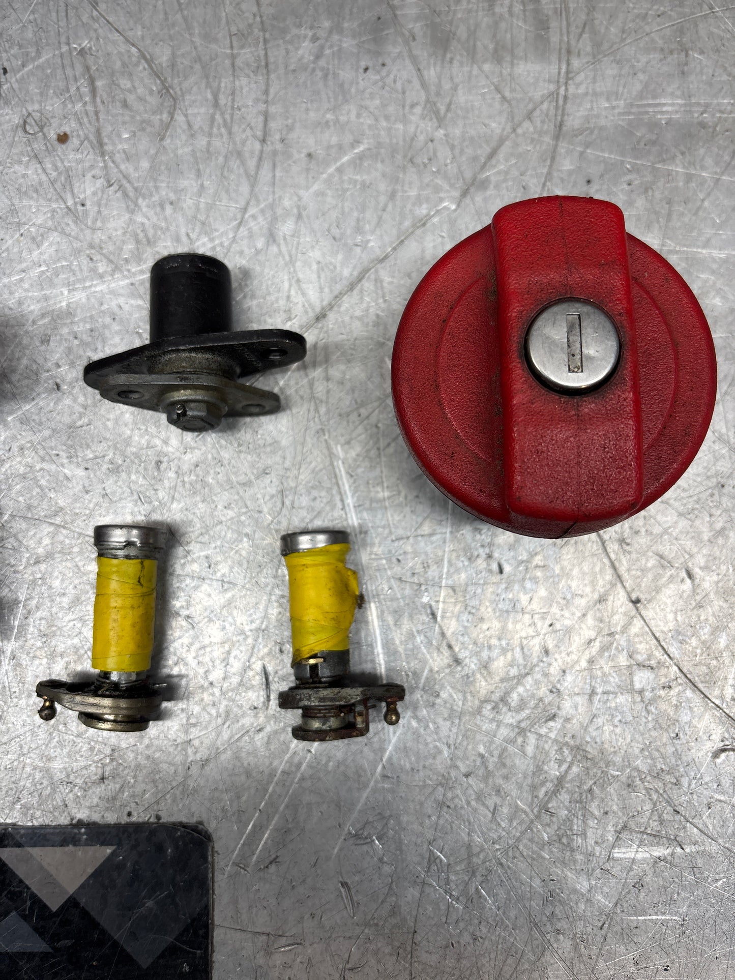 Porsche 924 944 complete lock set, 1 key, 171905851