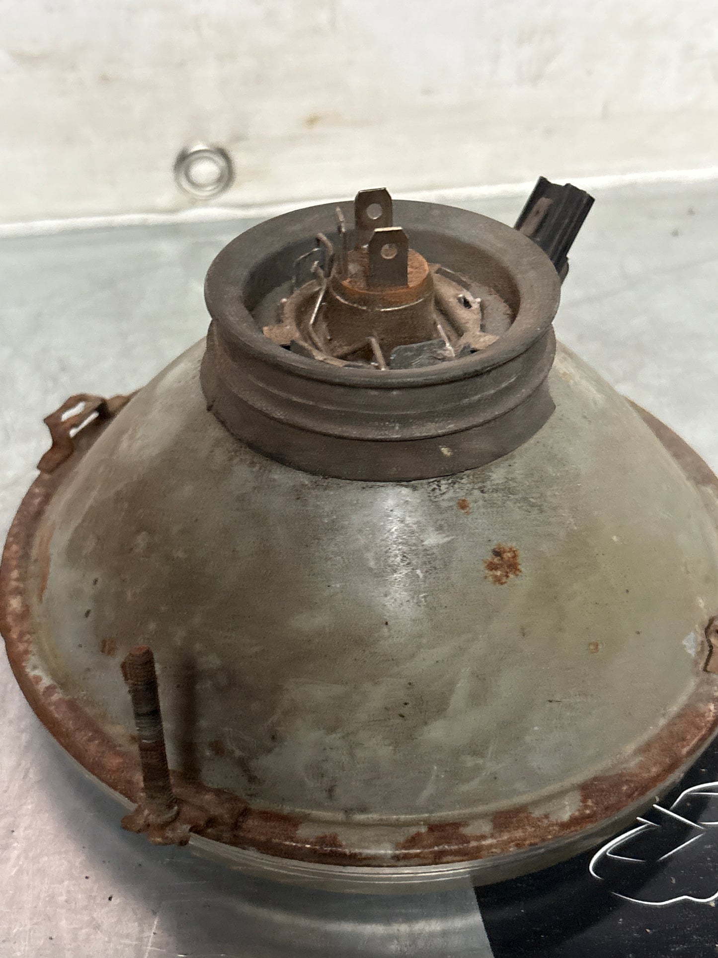 Porsche 924 / 944 Bosch H4 headlight, used 477941771 / 1305603018