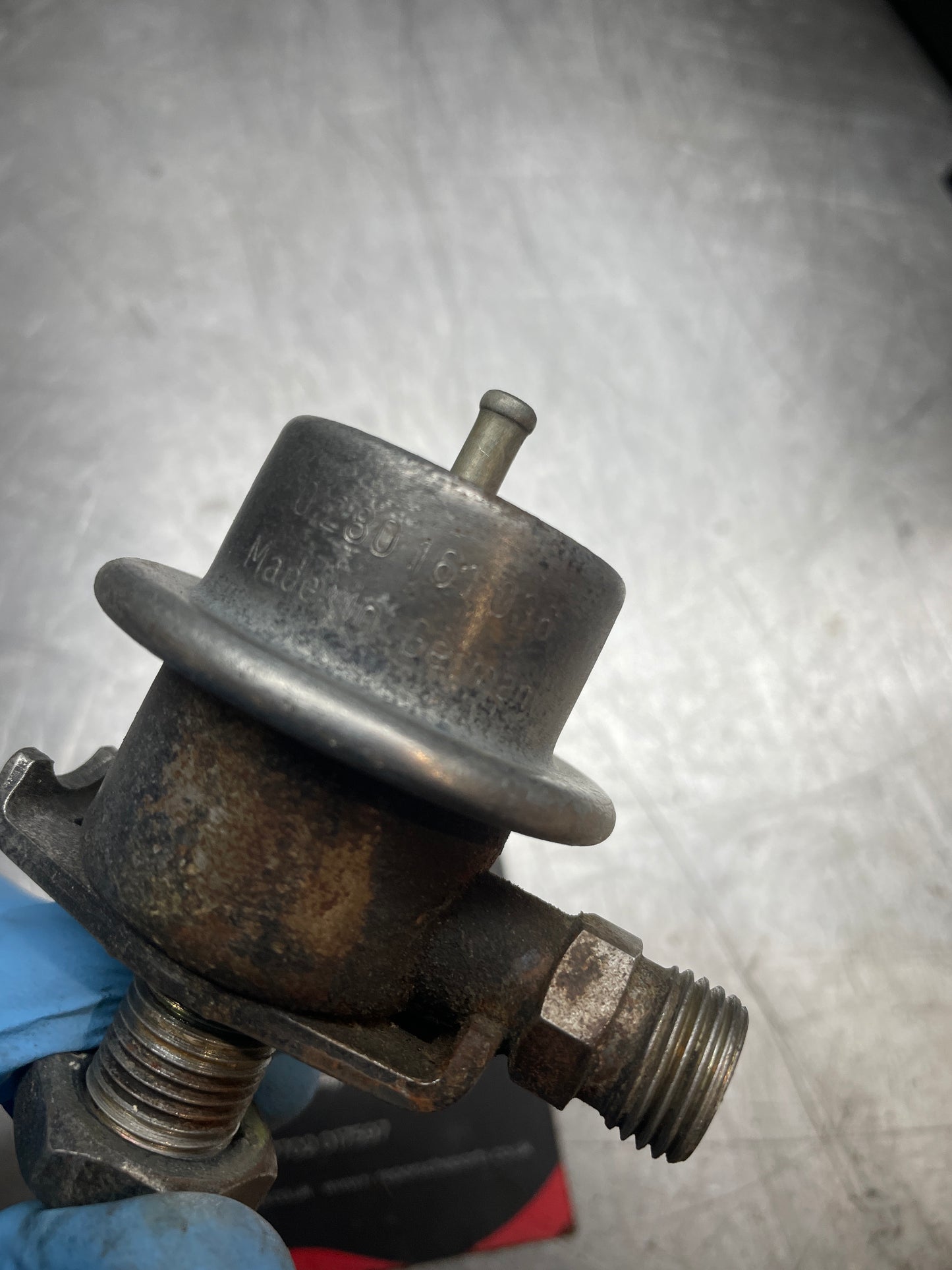 Porsche 944 Fuel Pressure Damper, used 0280161036