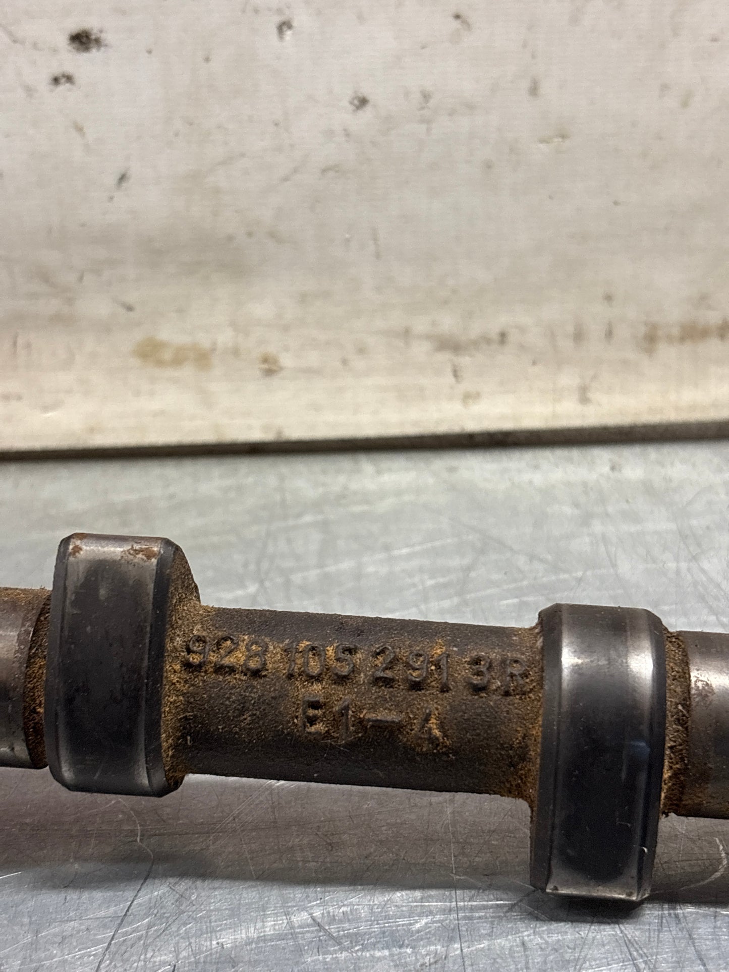 Porsche 928 S3 M28.45/46 engine Camshaft, intake side, cylinder 1-4, used 9281052913R / 92810529108