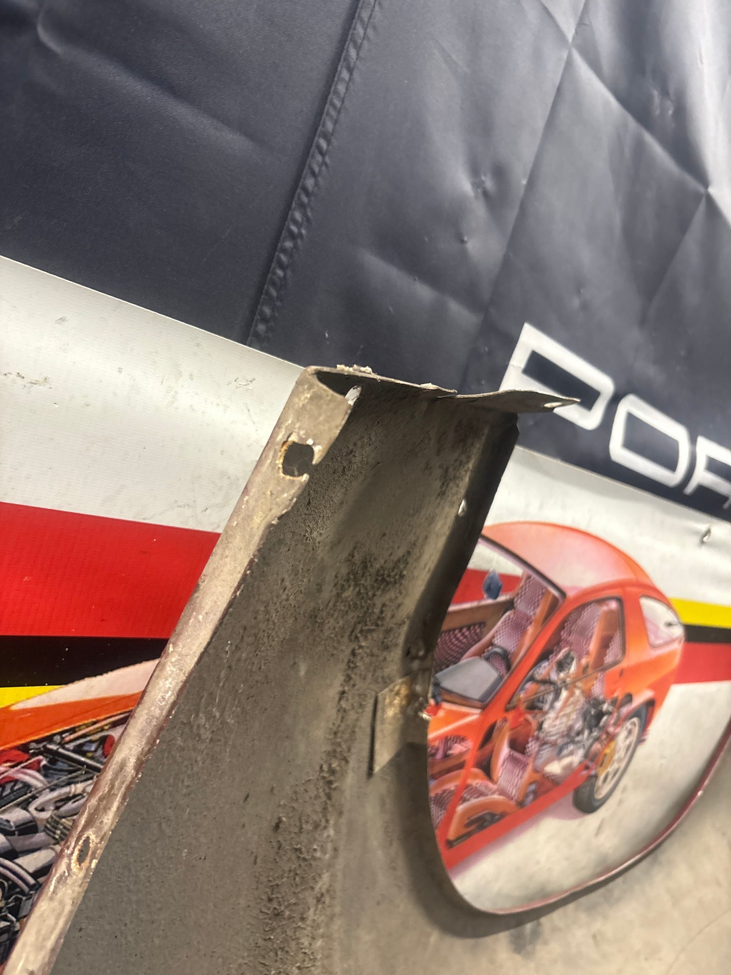 Porsche 928 front left wing, 92850301103 used