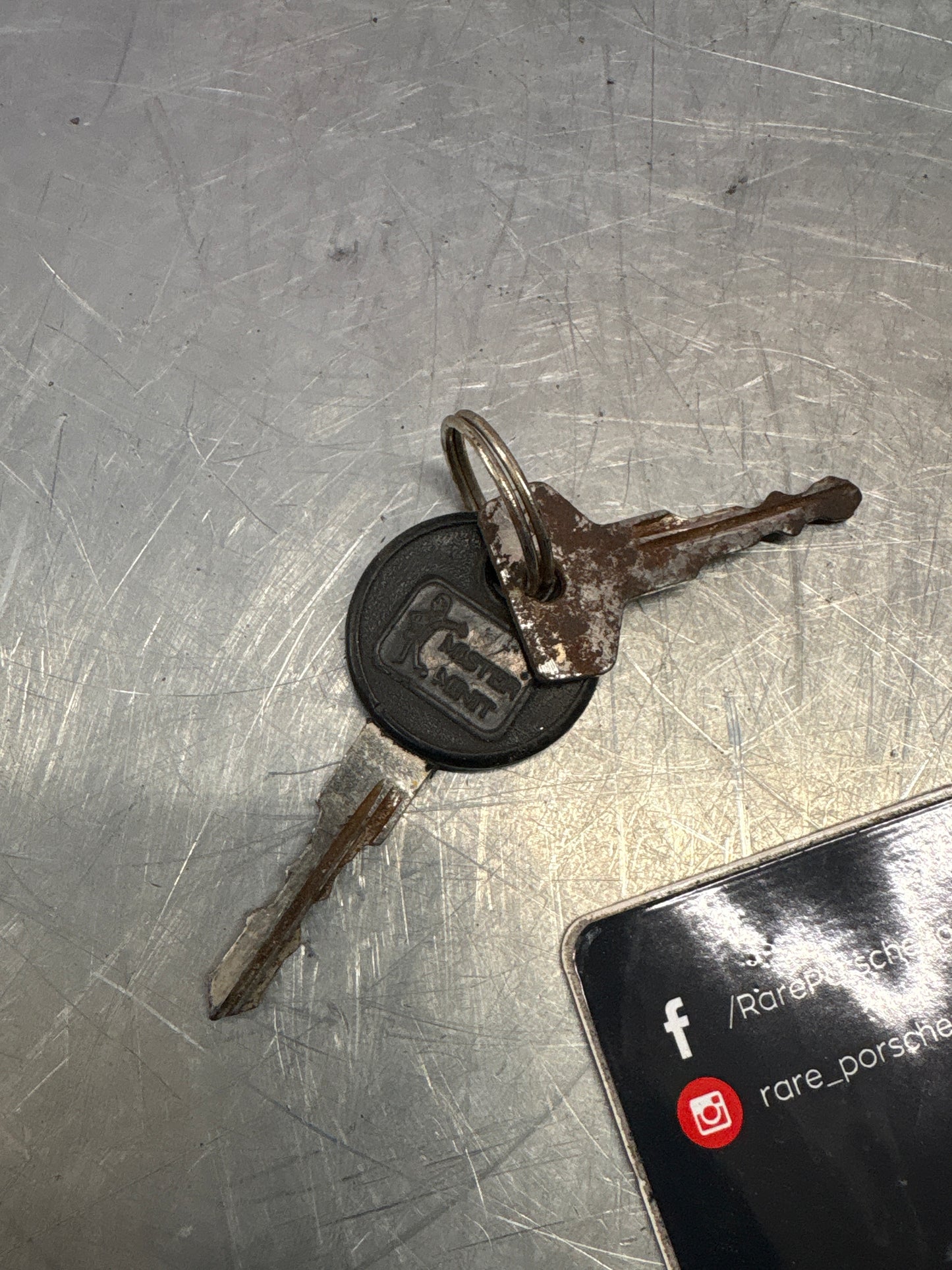 Porsche 924 / 944 ignition barrel. 171905851 used