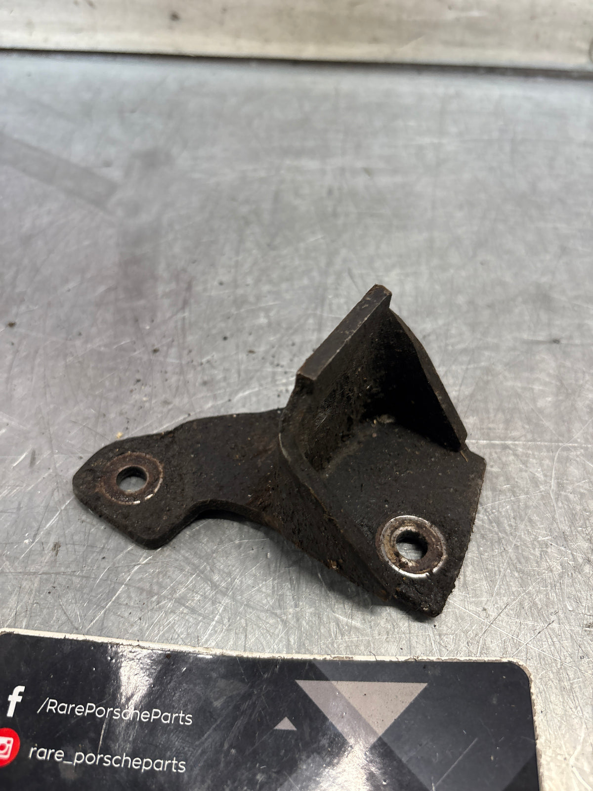 Porsche 914 engine carrier support plate, left side, used 039199221