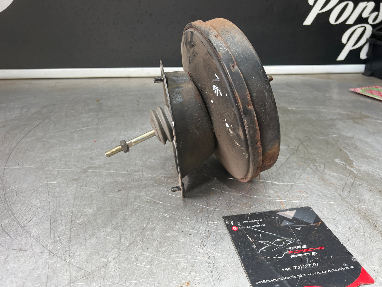 Porsche 944 brake booster, used 95135502701