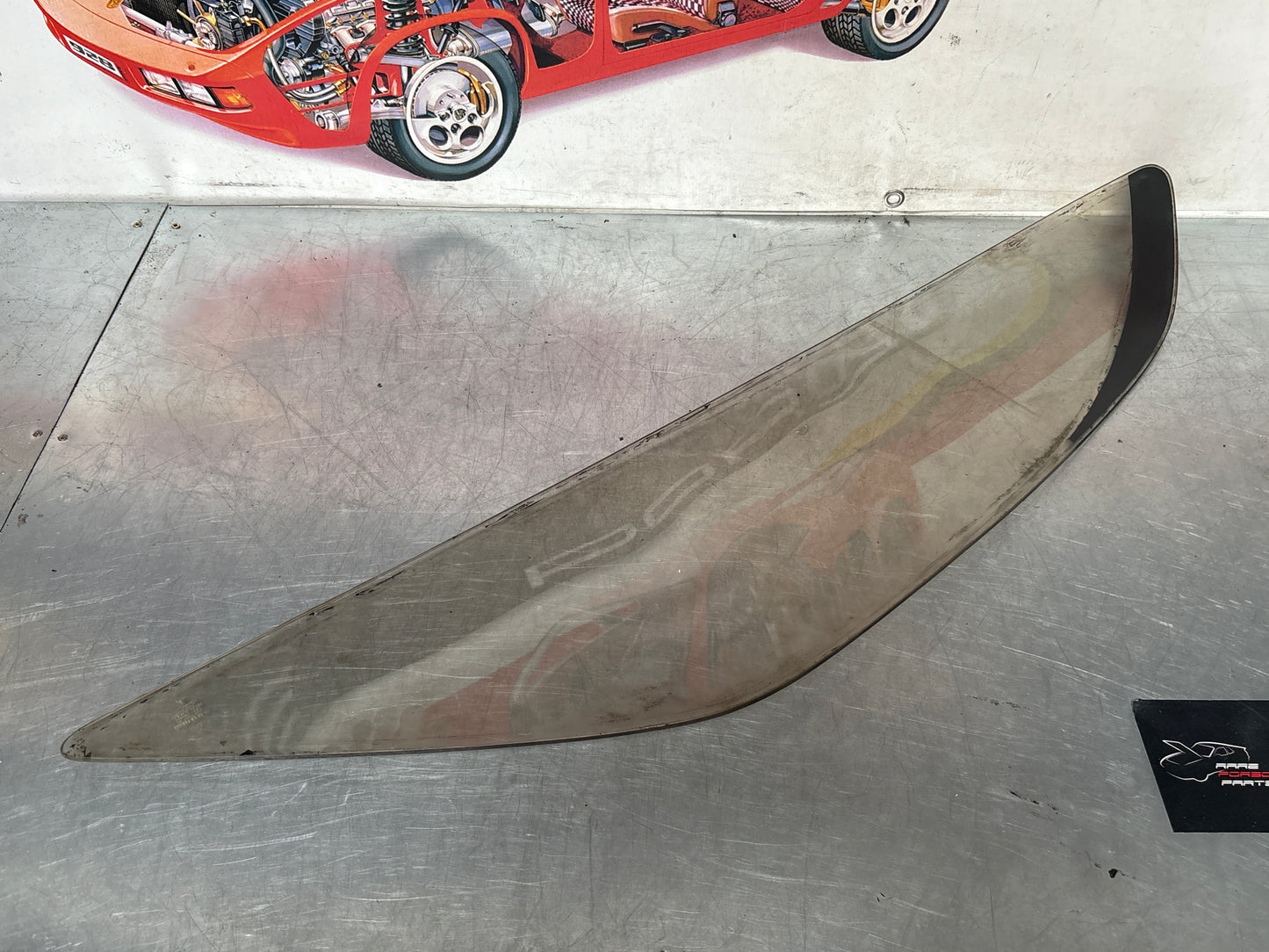 Porsche 928 S rear quarter side glass, brown right, 92854310408 used