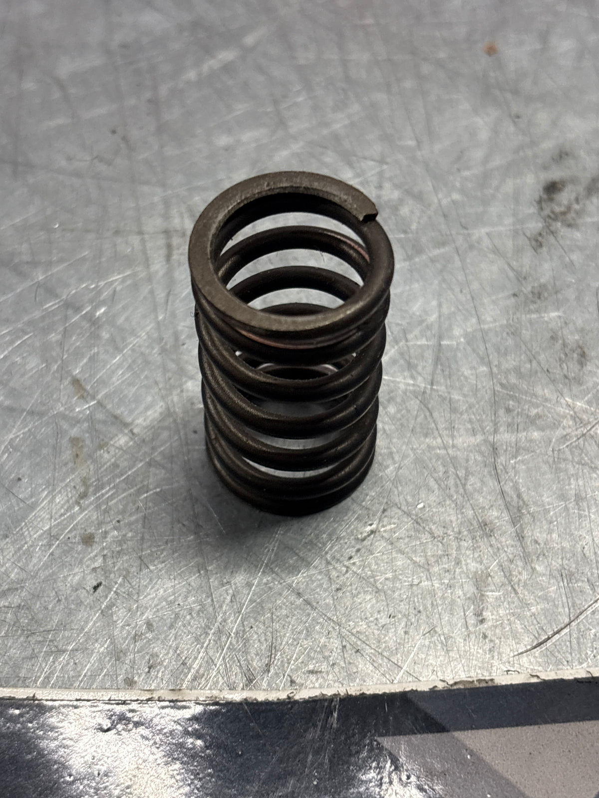 Porsche 944 S2 / 968 inner valve spring, used 94410590703
