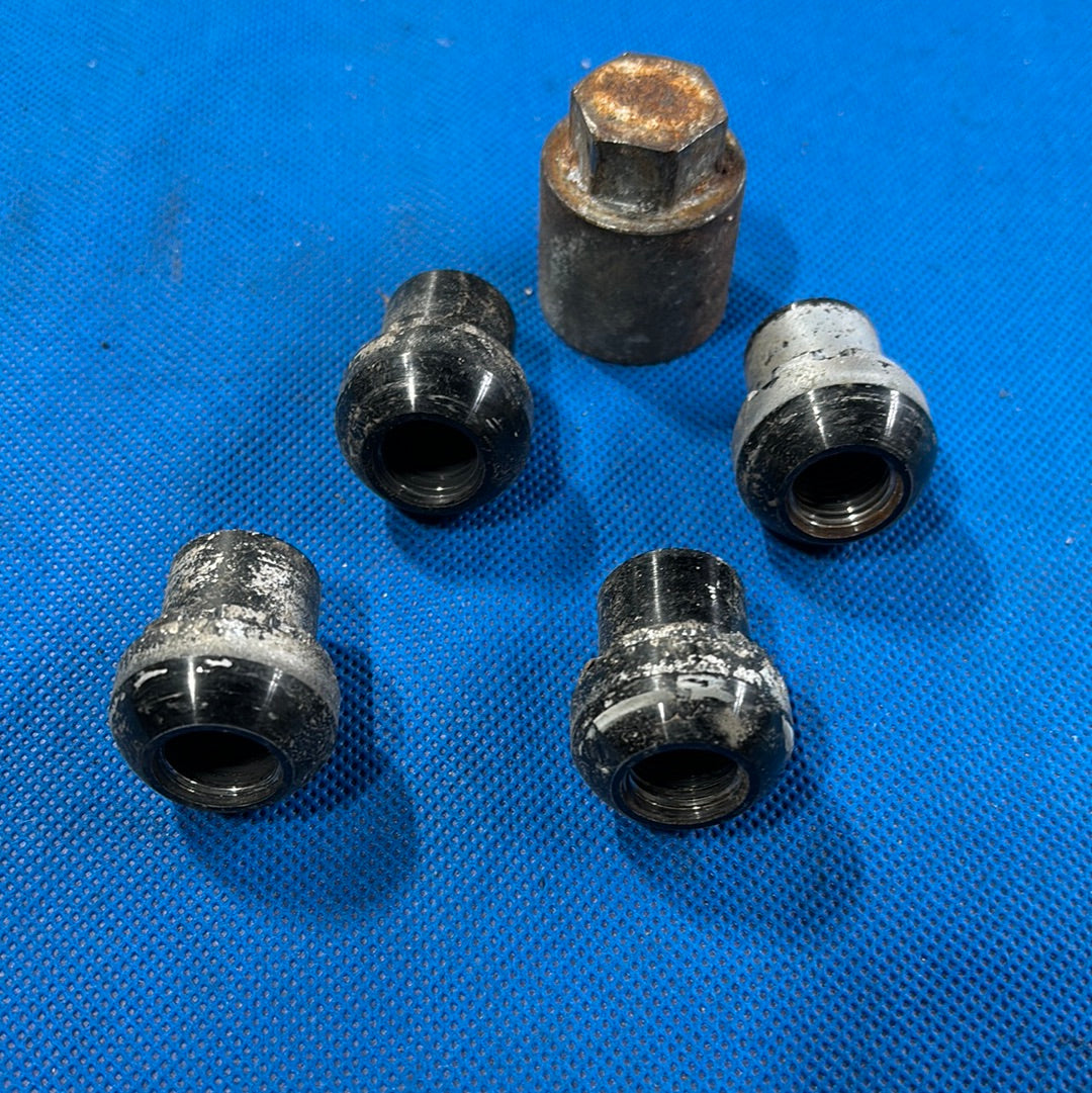 Porsche 911 993 964 968 928 944 genuine lightweight locking wheel nut set, used