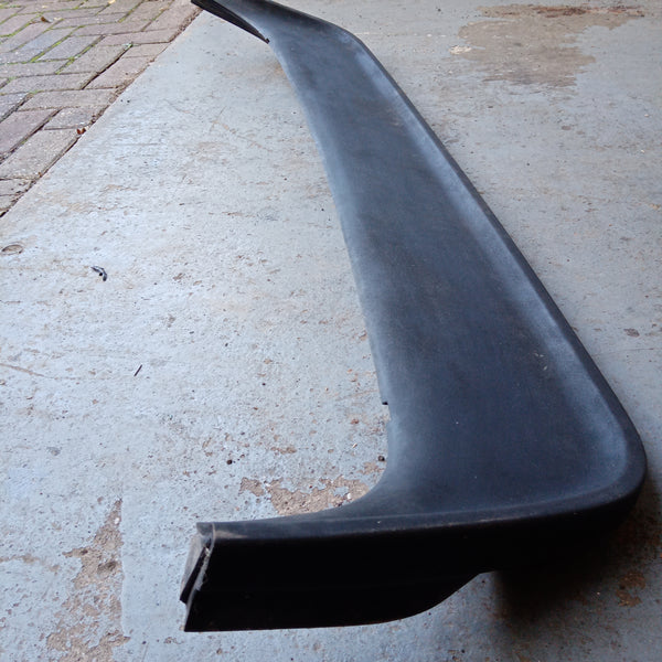 Spoiler in gomma del bagagliaio posteriore Porsche 944 usato 937 512 555