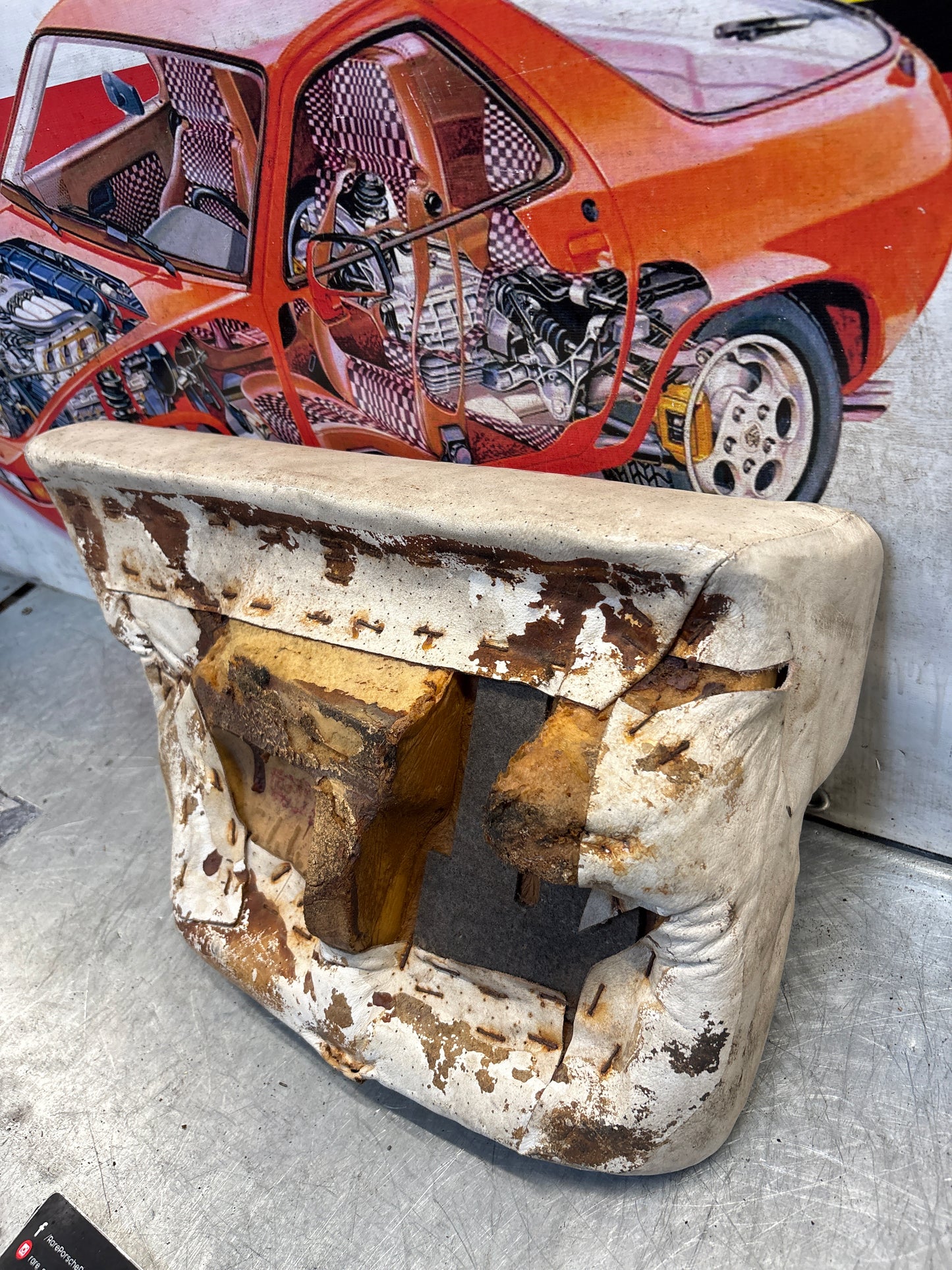 Porsche 928 rear right seat cushion, white, leather, used 92852206051