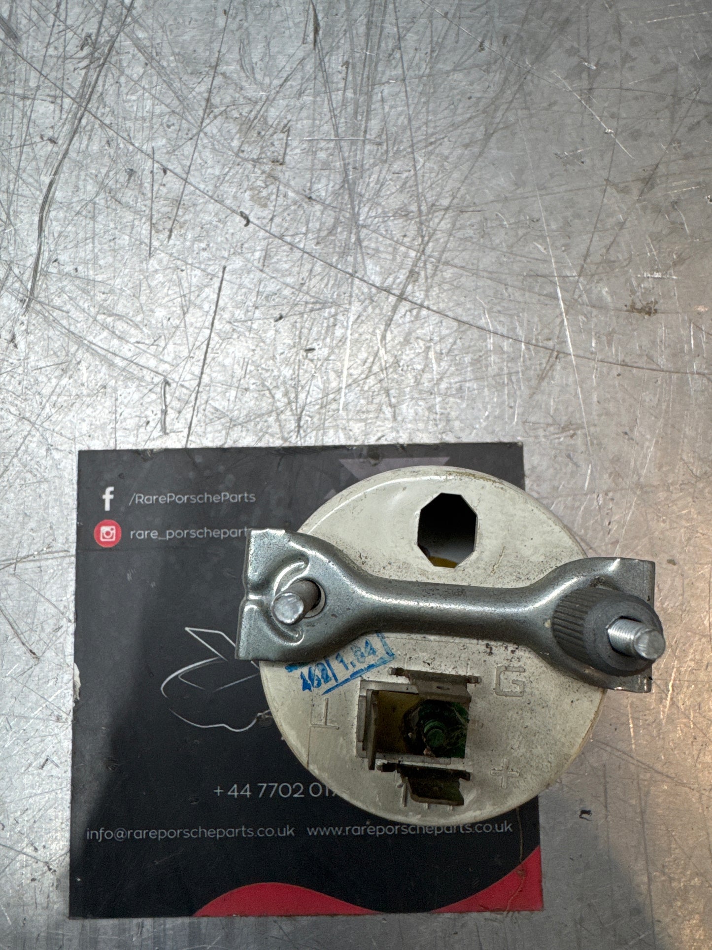 Porsche 944 VDO oil pressure gauge 5 bar used, 94464111700