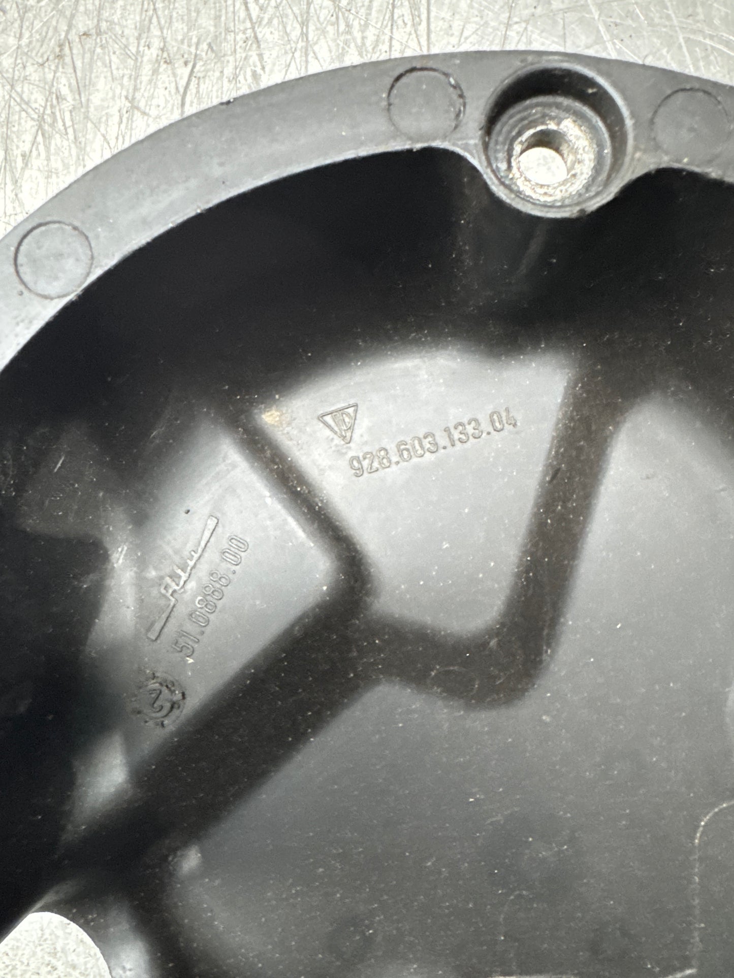 Porsche 928 Alternator Cooling Ventilation Cowl 92860313304, used