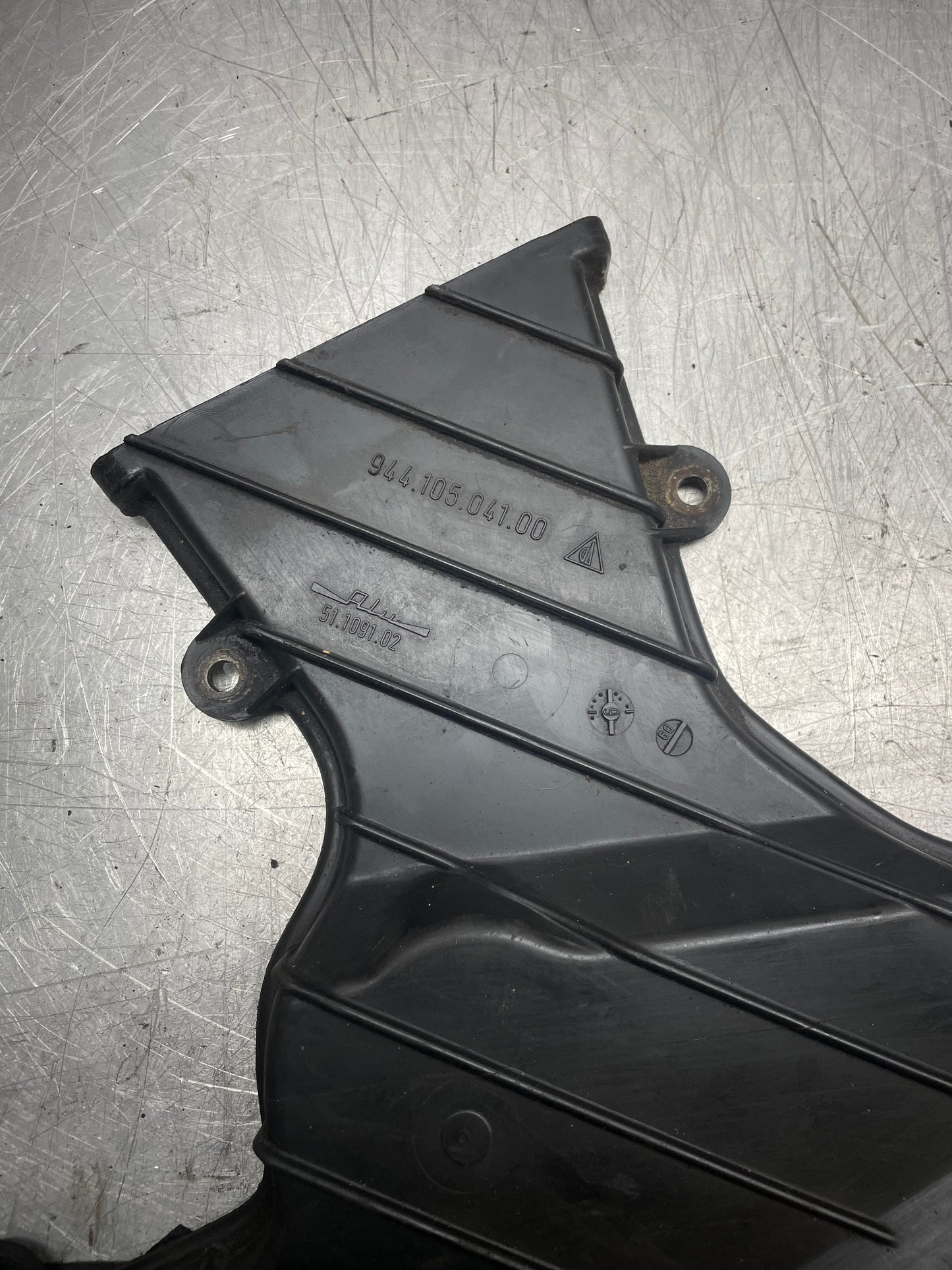 Porsche 944 Zahnriemenabdeckung, gebraucht 94410504100