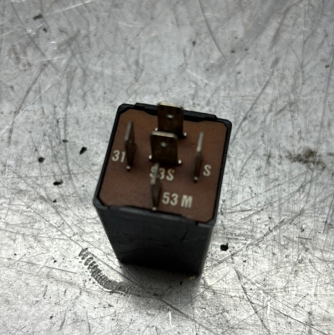 Porsche 944/924 intermittent wiper relay, 477955531A used