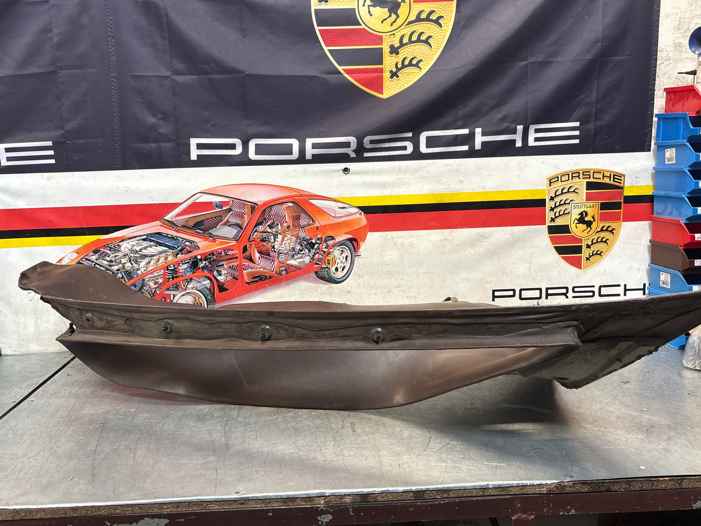 Porsche 928 early right side lower side trim panel, without loudspeaker, brown used 92855502202