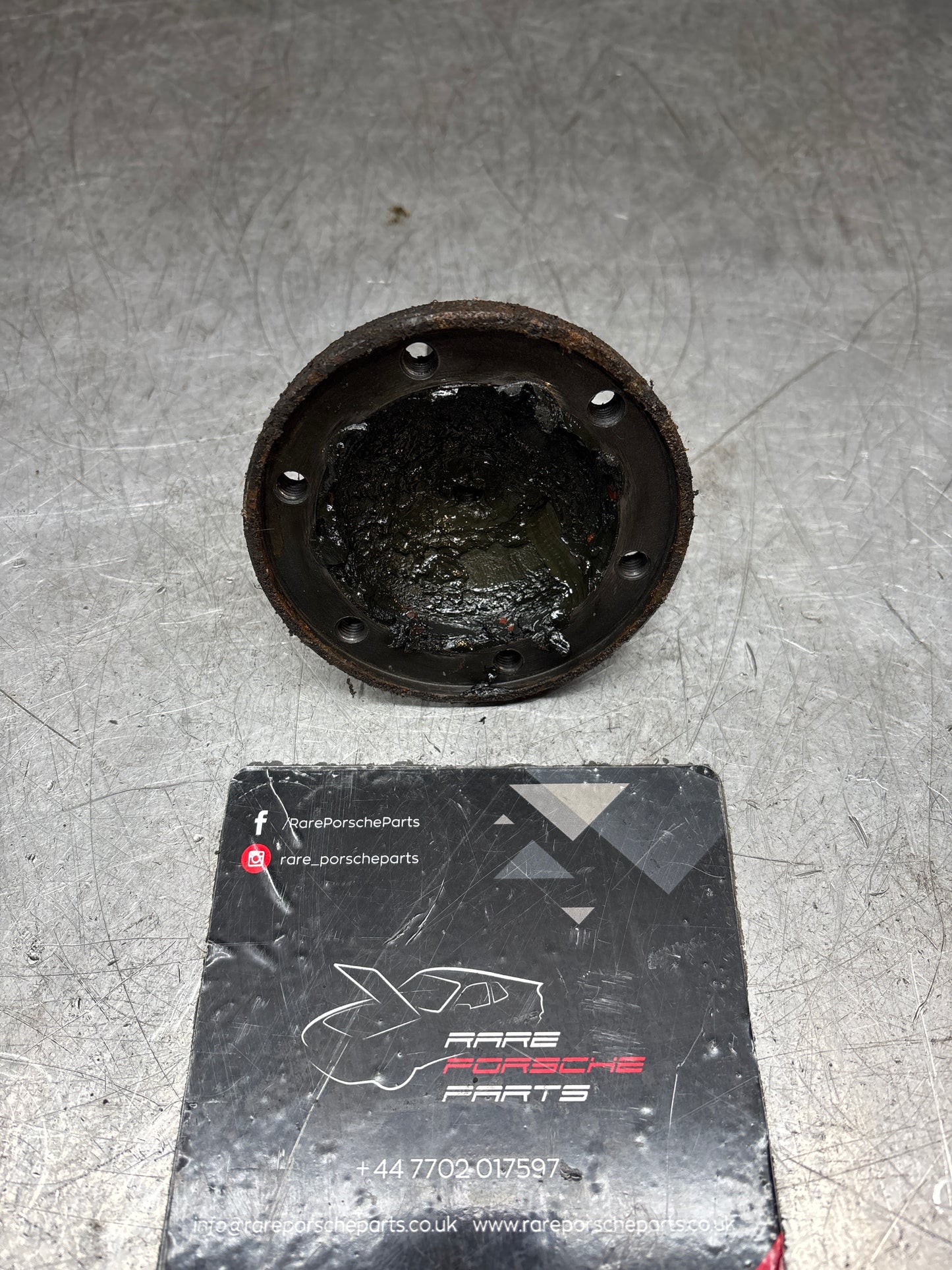 Porsche 924S 944 85.5- Rear Stub Axle Hub 95133223501, used