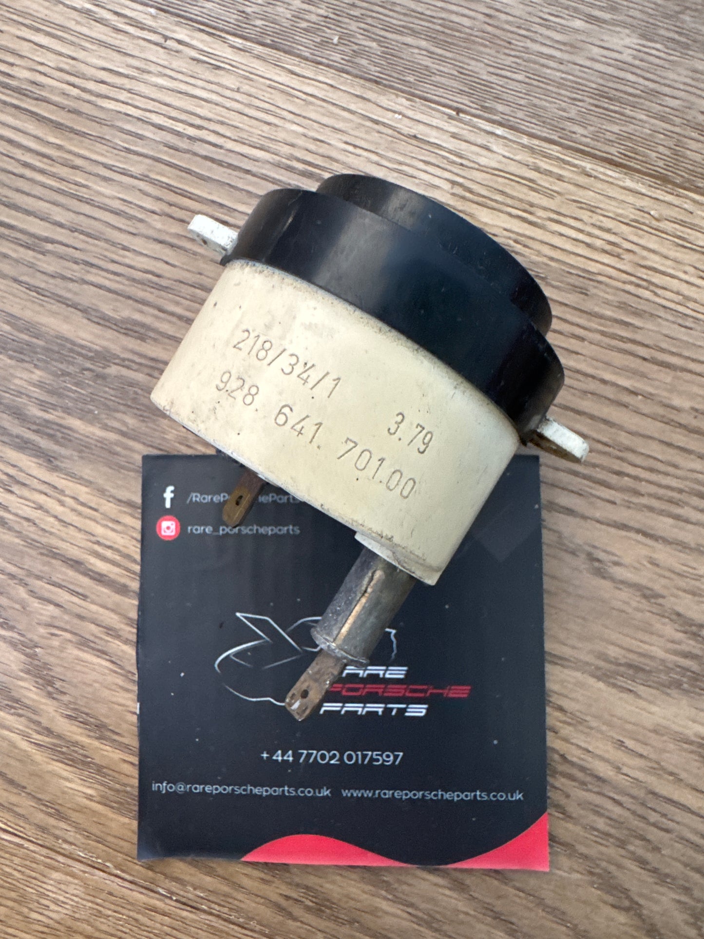 Porsche 928 Dash Center analog clock, used 92864170100