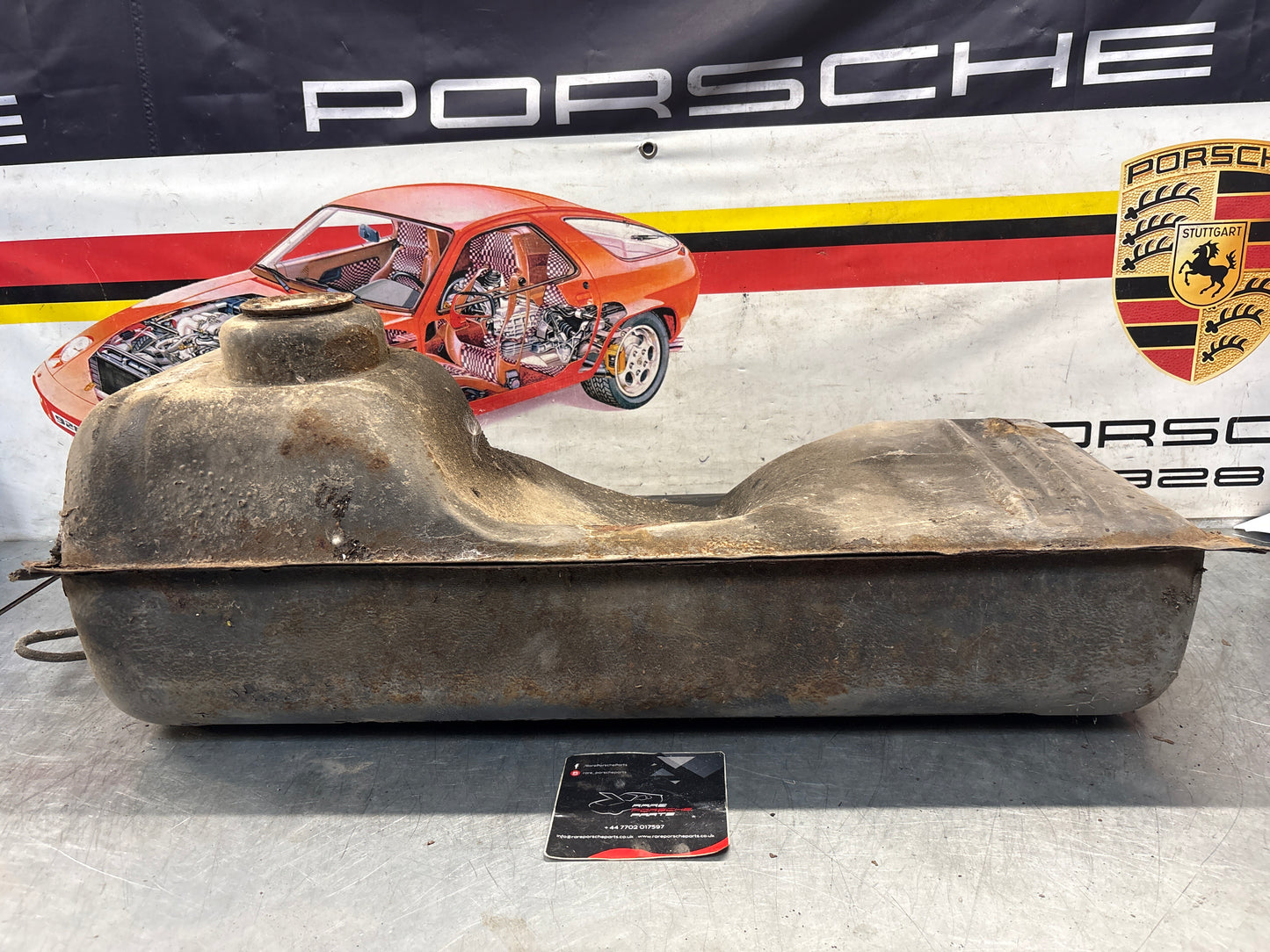 Porsche 924 Metal Fuel tank for early cars with bayonet type fuel level sender 477201021F