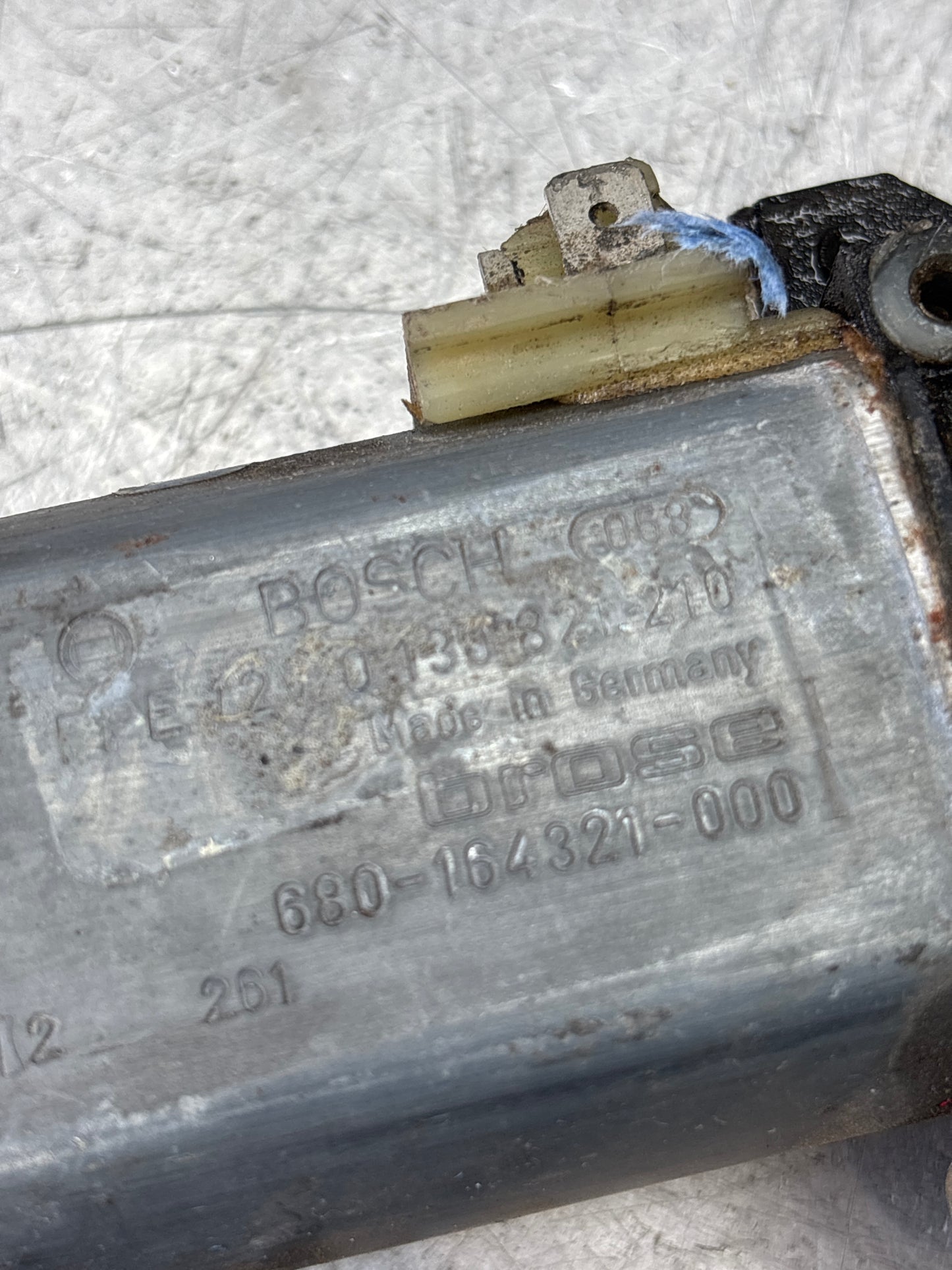 Porsche 993 Coupe left N/S Window regulator motor 911624015 0130021210 used