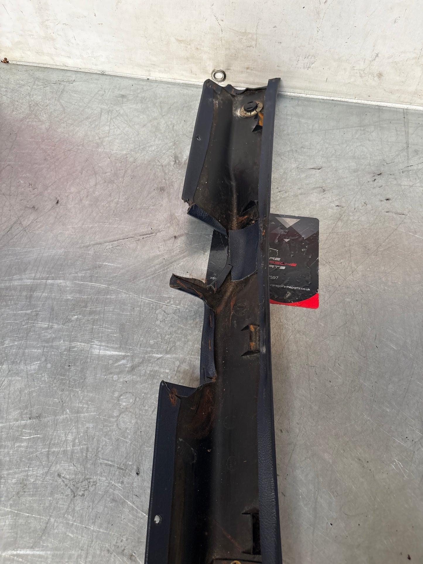 Porsche 928 tailgate interior trim, used, cobalt blue 92855504705