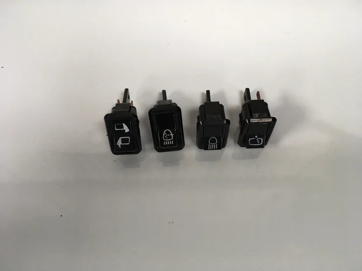 Porsche 924/944 Set di quattro interruttori per console. Ottimi dettagli 477955702, 477941563a, 478955703, 477955701 (LB15)