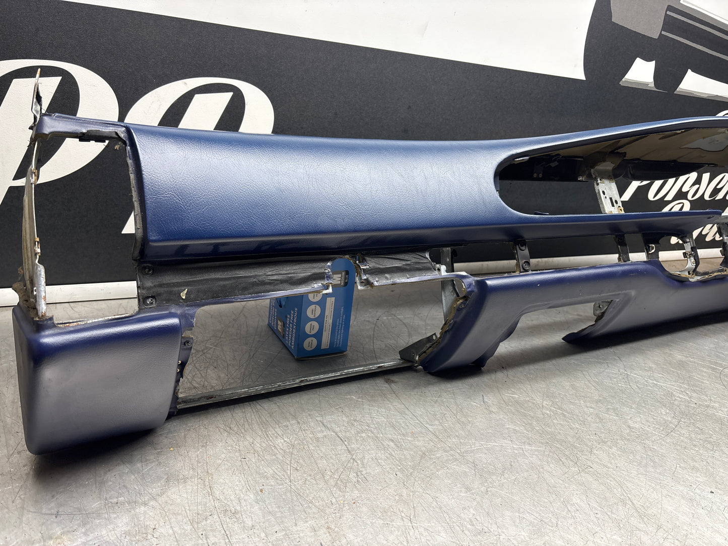 Porsche 944 / S2 oval RHD Dashboard 1986- 92 Used blue Right hand drive, one tiny crack