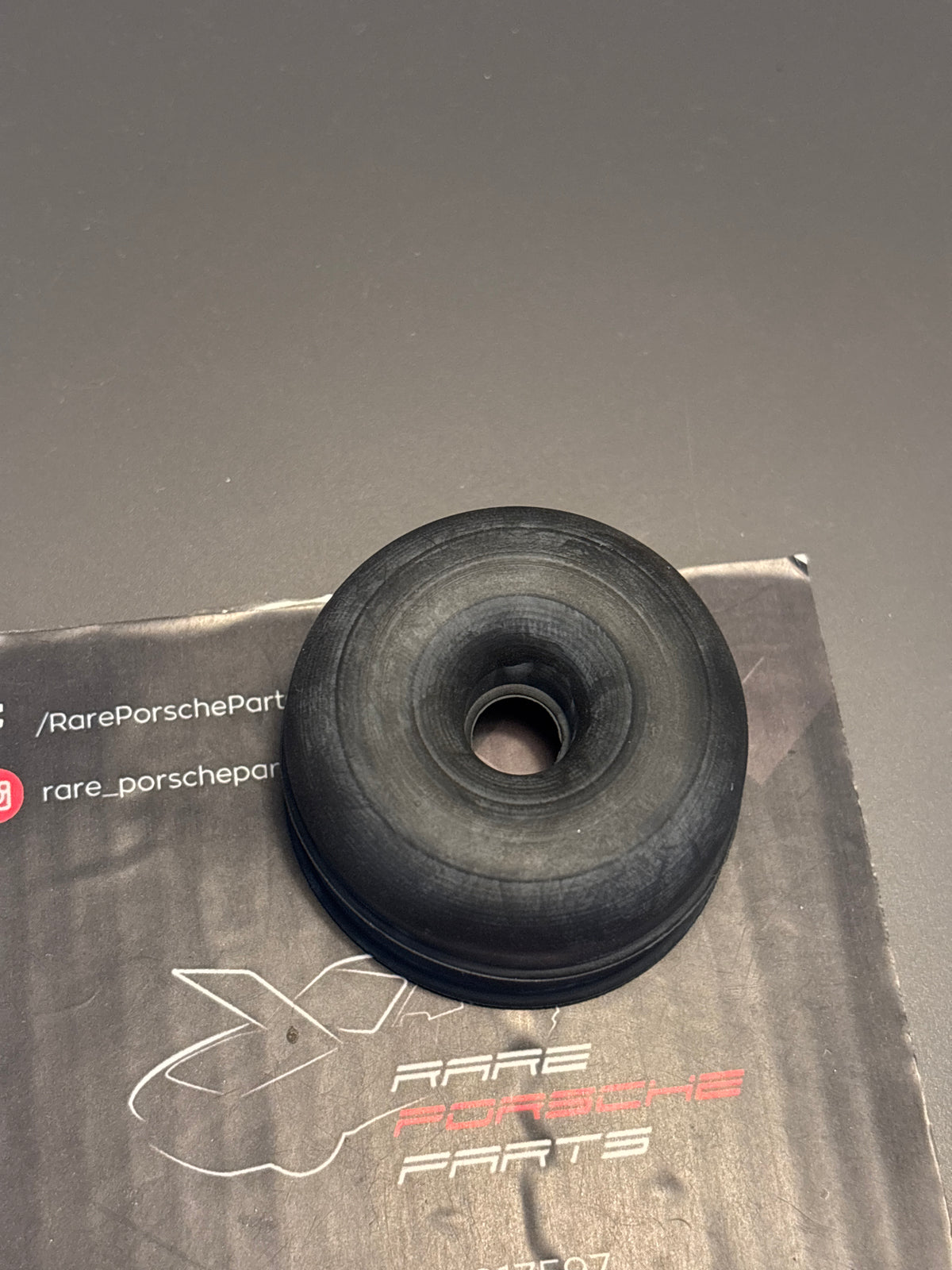Porsche 928 belt tensioner rubber boot 92810555206, new
