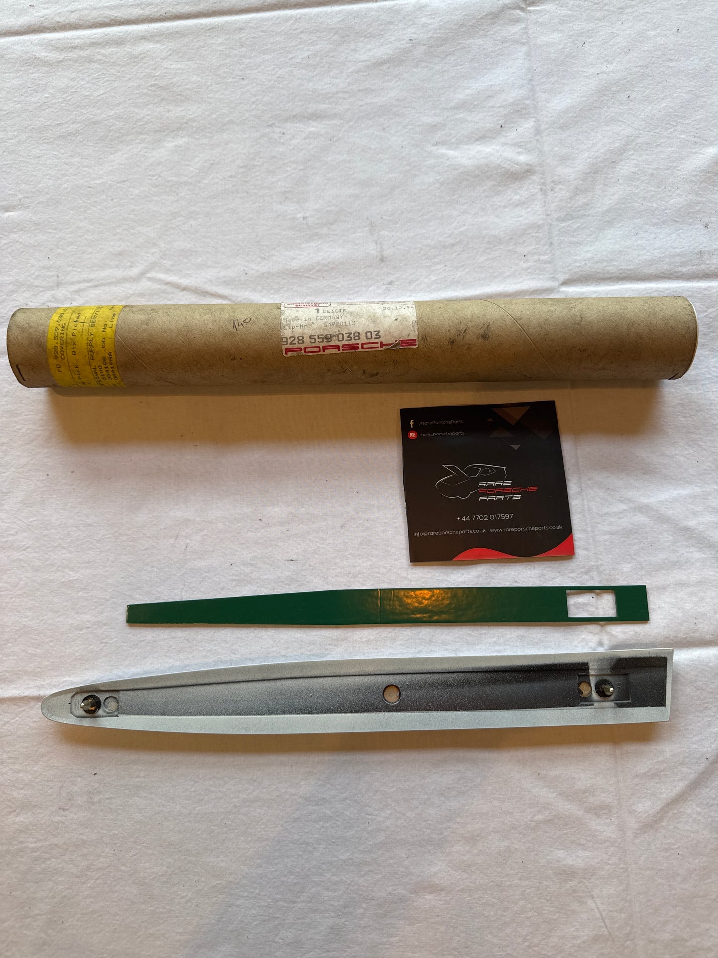 Porsche 928 right side front wing moulding trim 92855903803 NOS