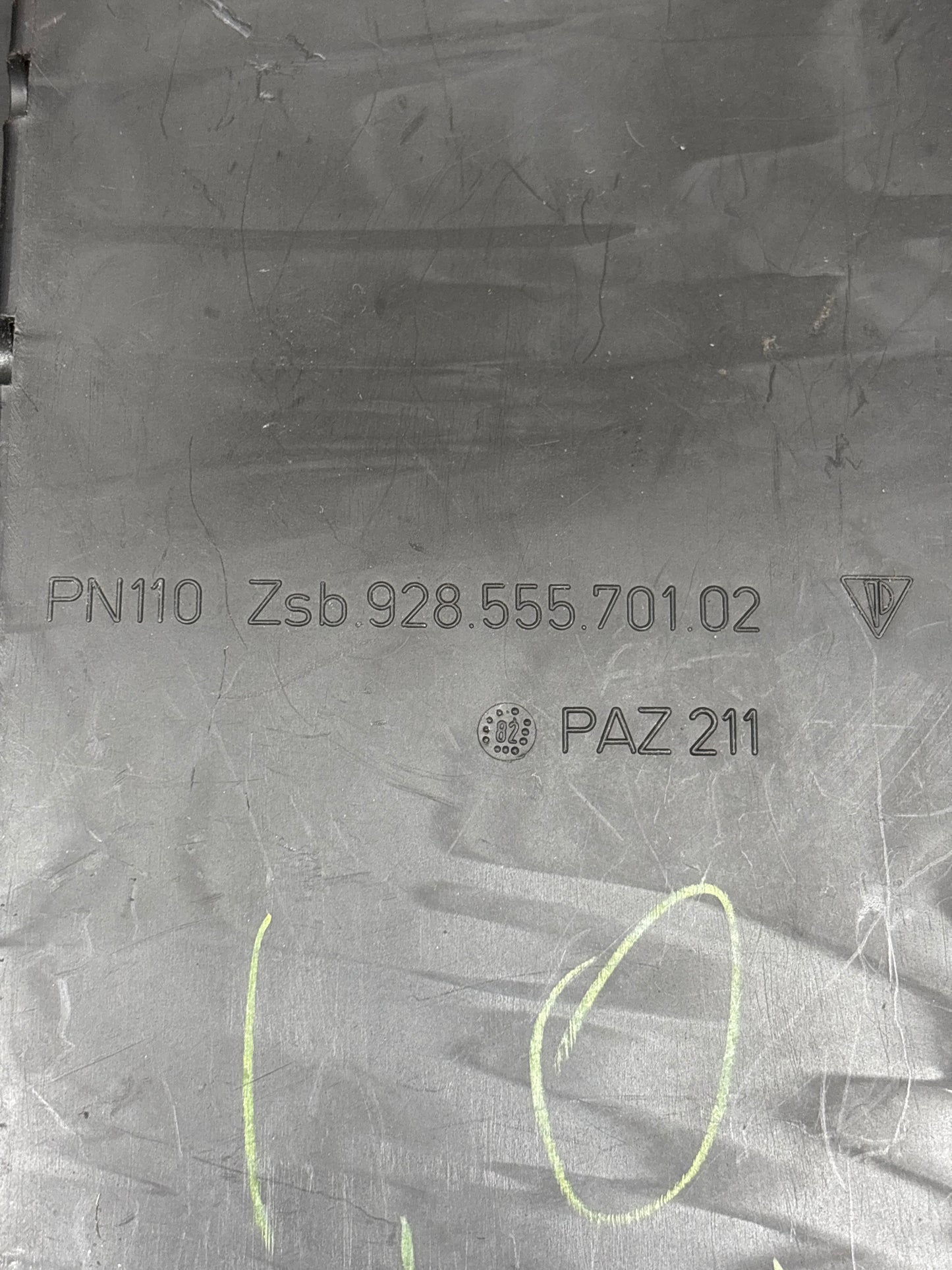 Porsche 928 centre armrest cassette,black, used 92855570102