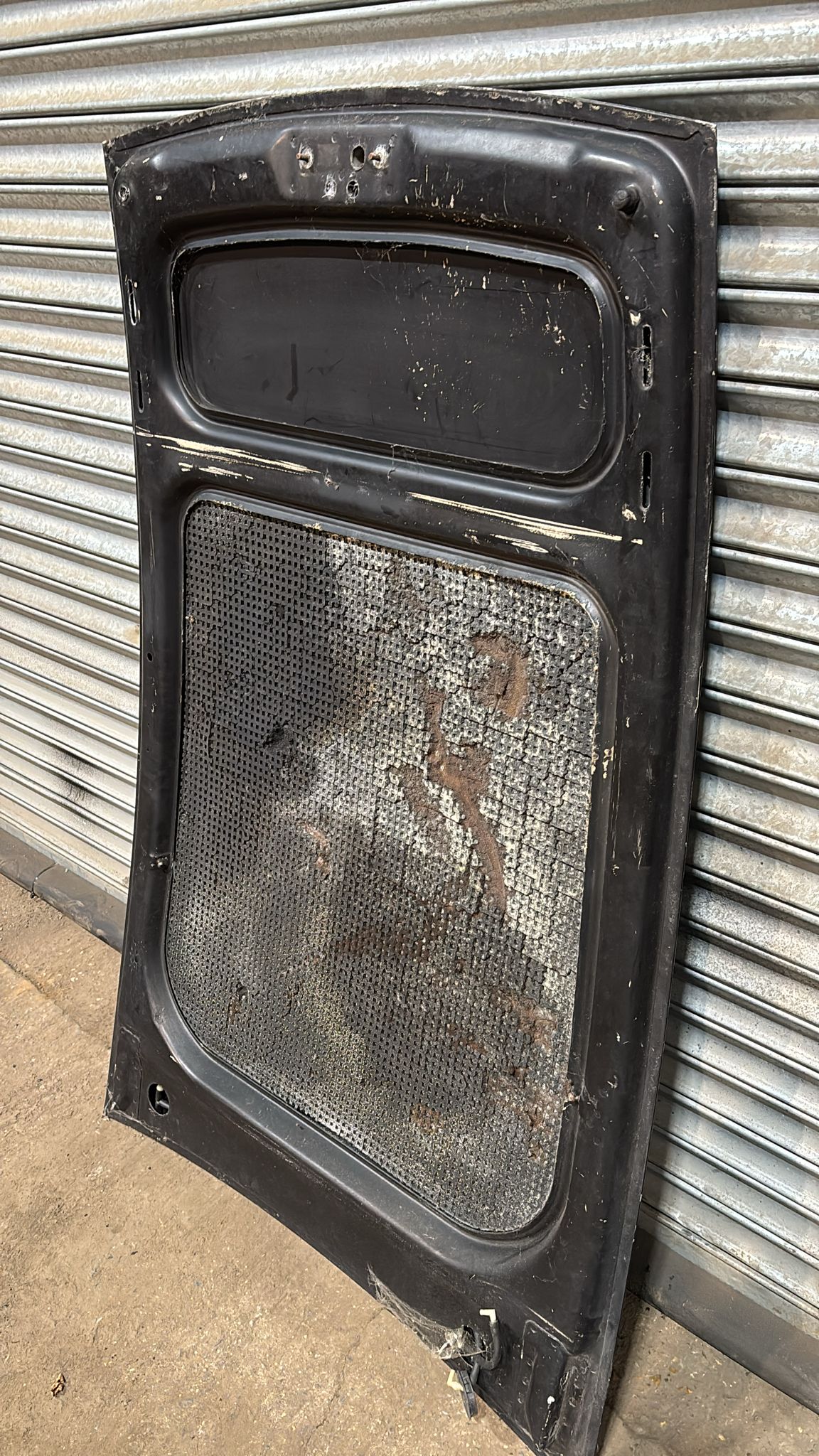 Porsche 928 bonnet 78-82 92851100504 early type with small nozzle, used