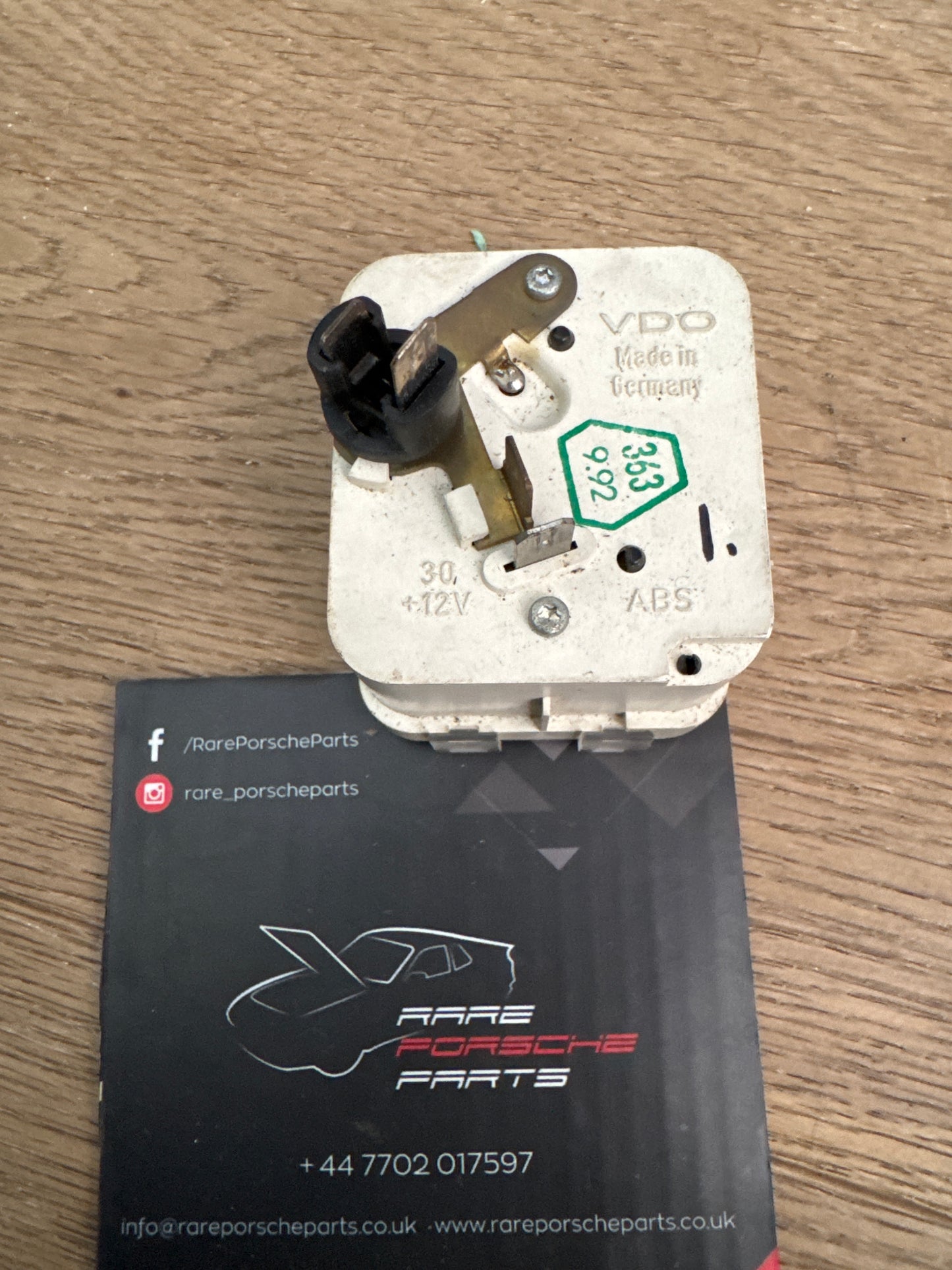 Porsche 968 / 944 clock 9446114800 used