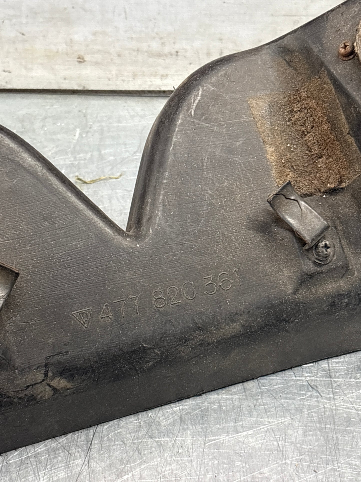 Porsche 924 mixing chamber, used 477820361