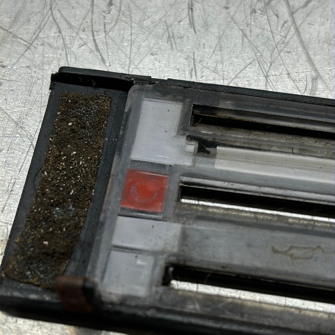 Porsche 924 frühe Heizungsbedienblende, gebraucht, beschädigt