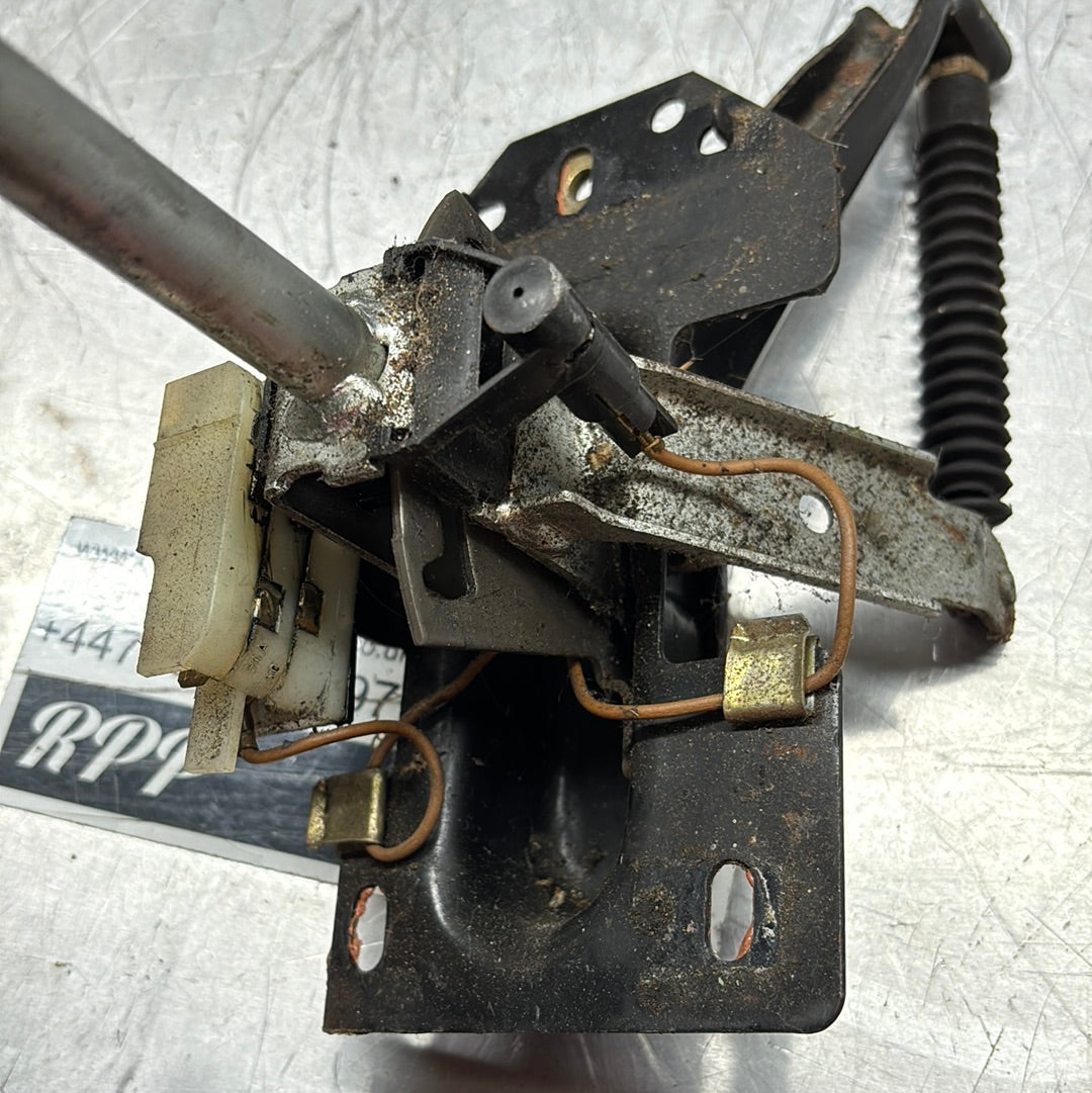 Porsche 924 Automatic Transmission Shifter Assembly Lever 477713025A used