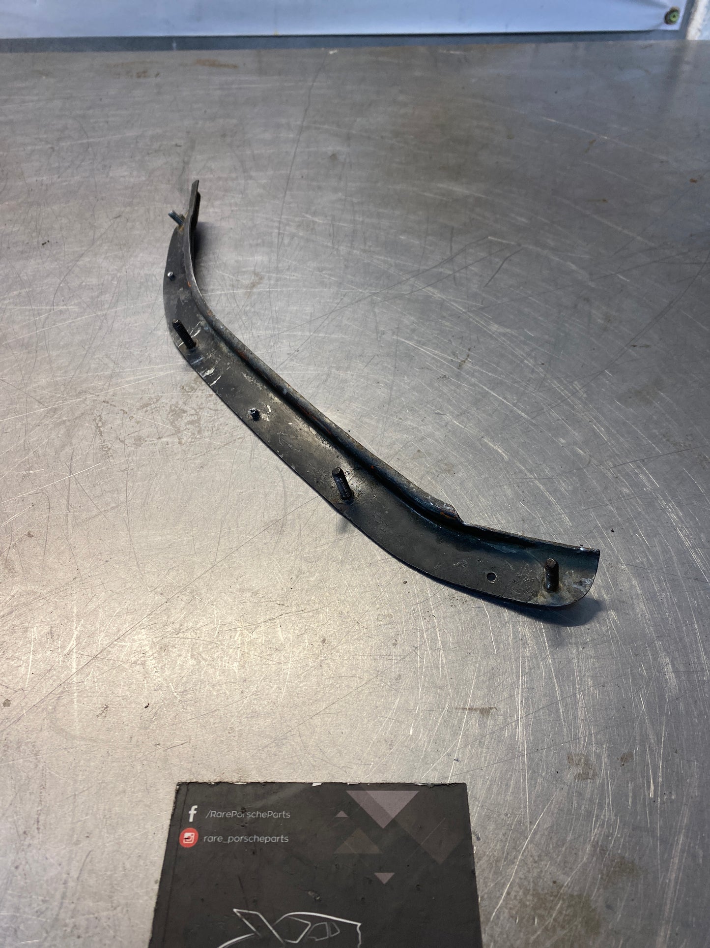 Porsche 928 front bumper retaining clip, Right, used, 92850503402