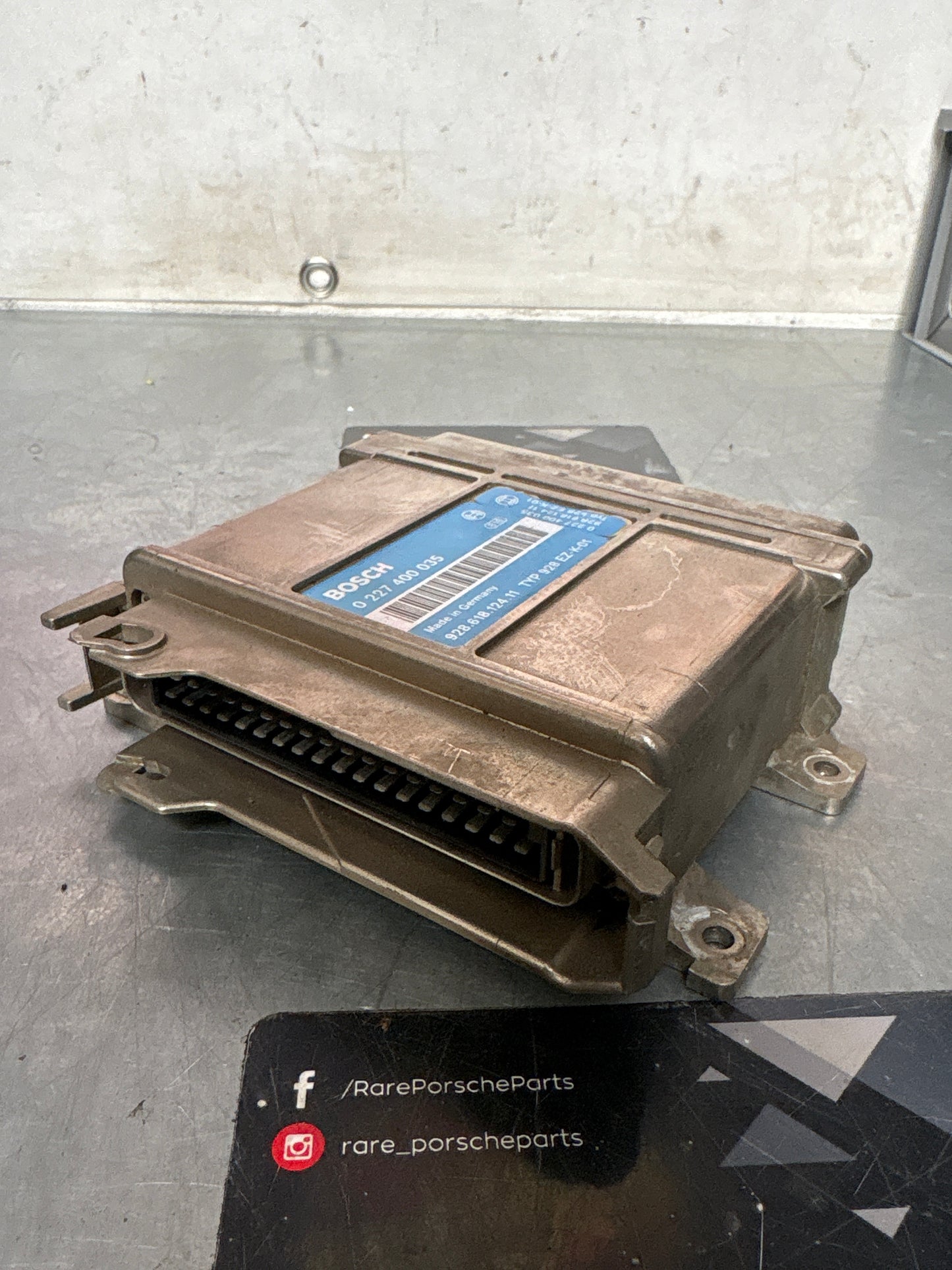 Porsche 928 ignition control unit, used 92861812411 / 0227400035