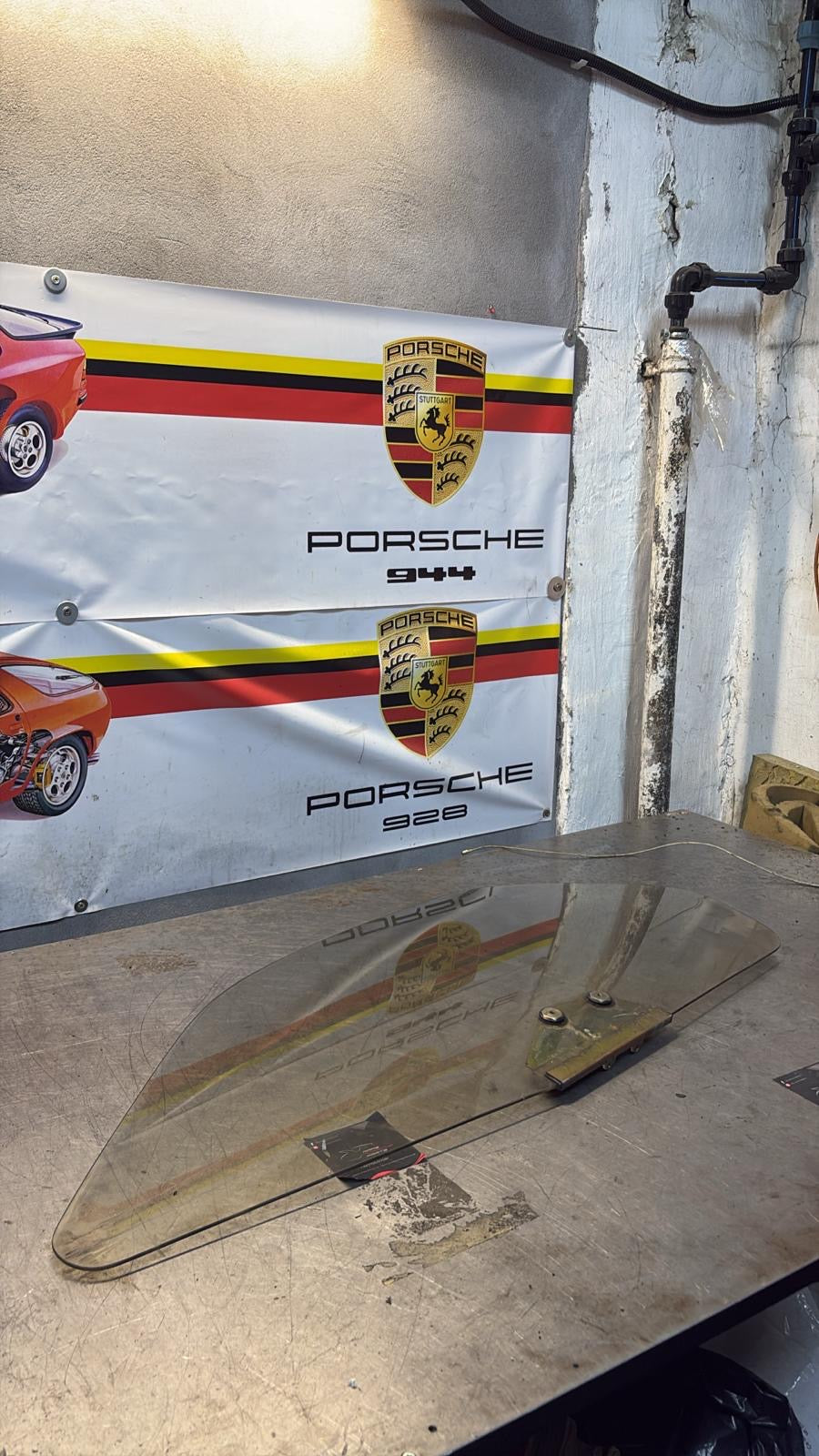 Porsche 928 left side door window glass 92853701502 used