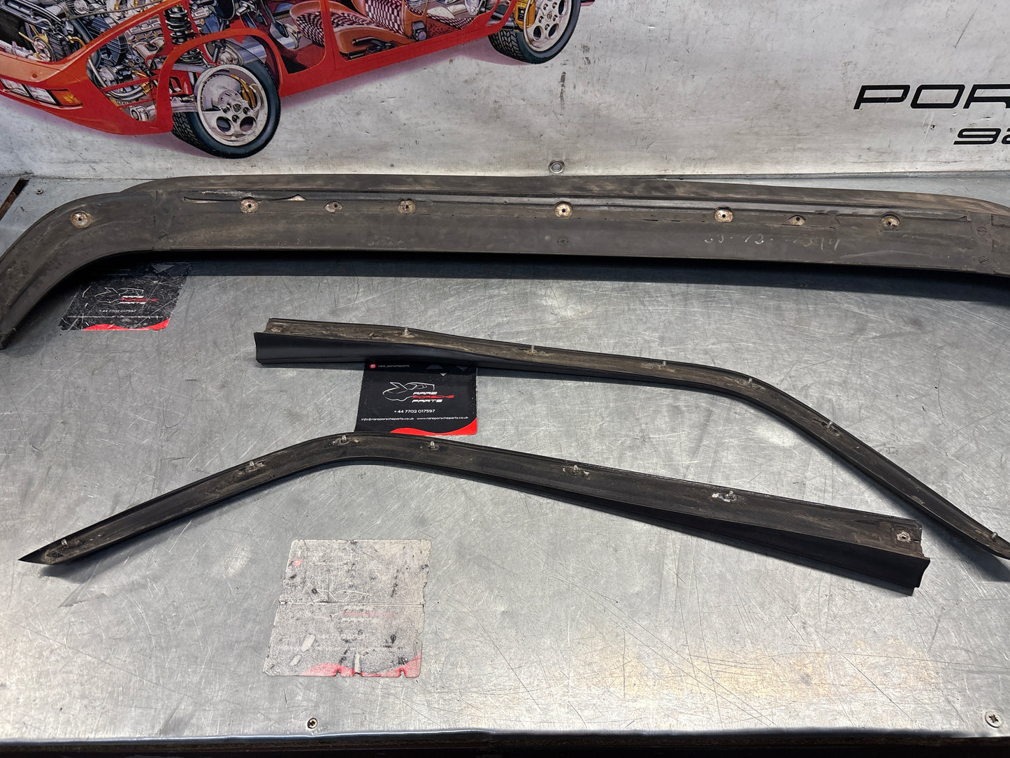 Porsche 944 set of rear boot rubber spoiler used 93751255500 / 93751255700 / 93751255800
