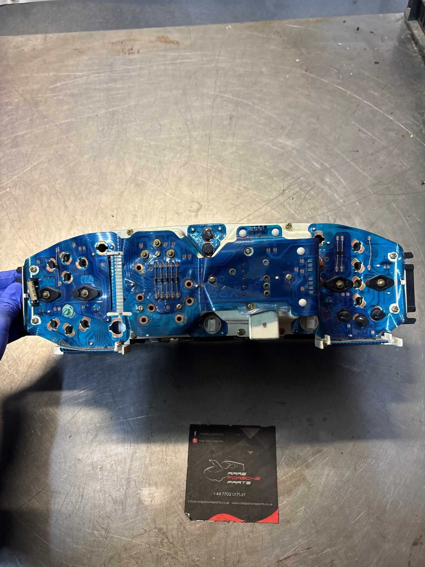 Porsche 944 dash clock binnacle pod speedometer, 94464131136 used 165061 km plastic screen has some small scratches