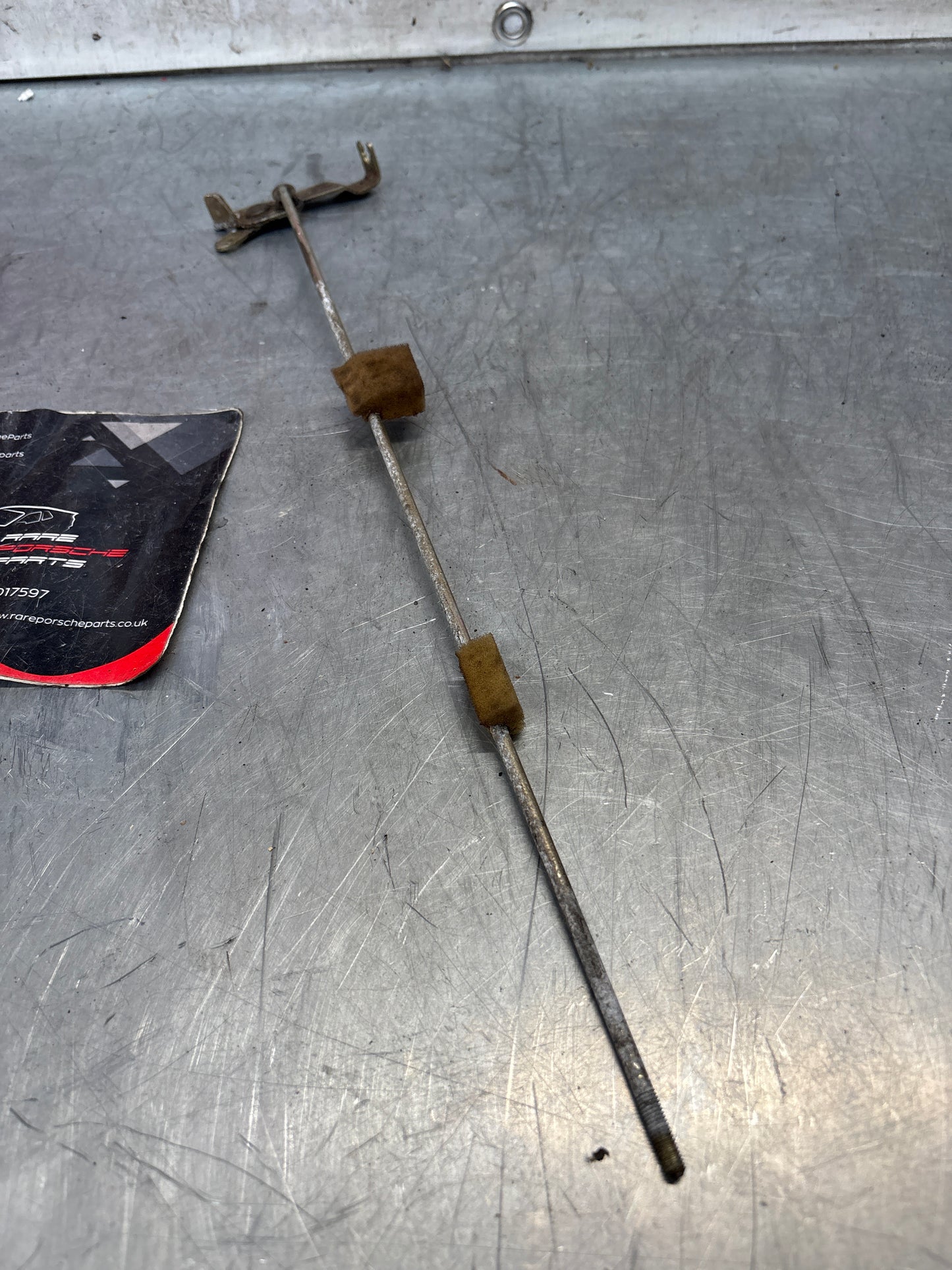 Porsche 924/944 tailgate lever with rod 94451209500, 94451209100 used early type