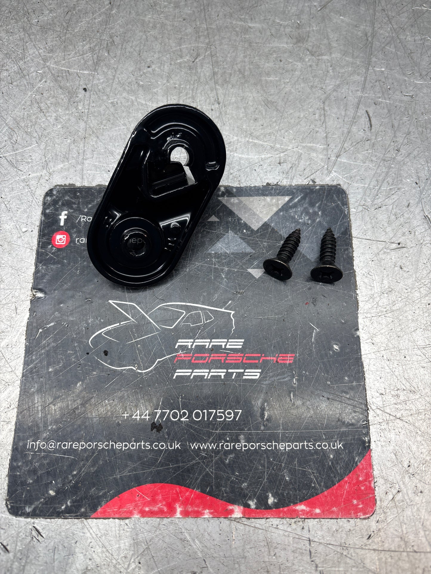 Porsche 944 / 924 Locking lug 111867330A left refurbished