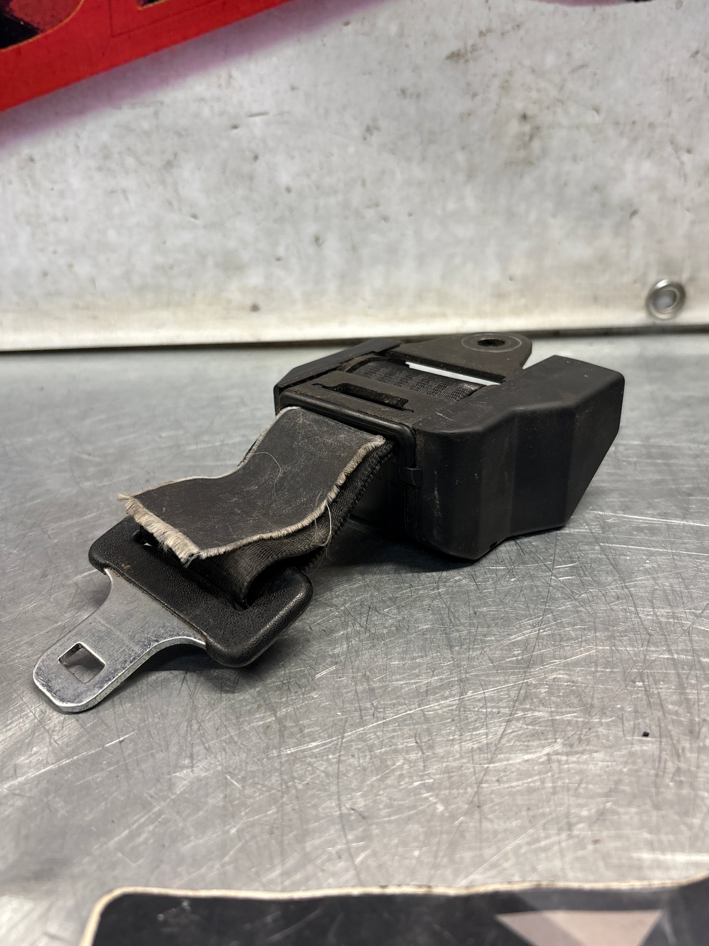 Porsche 928 rear right seat belt 92880302100