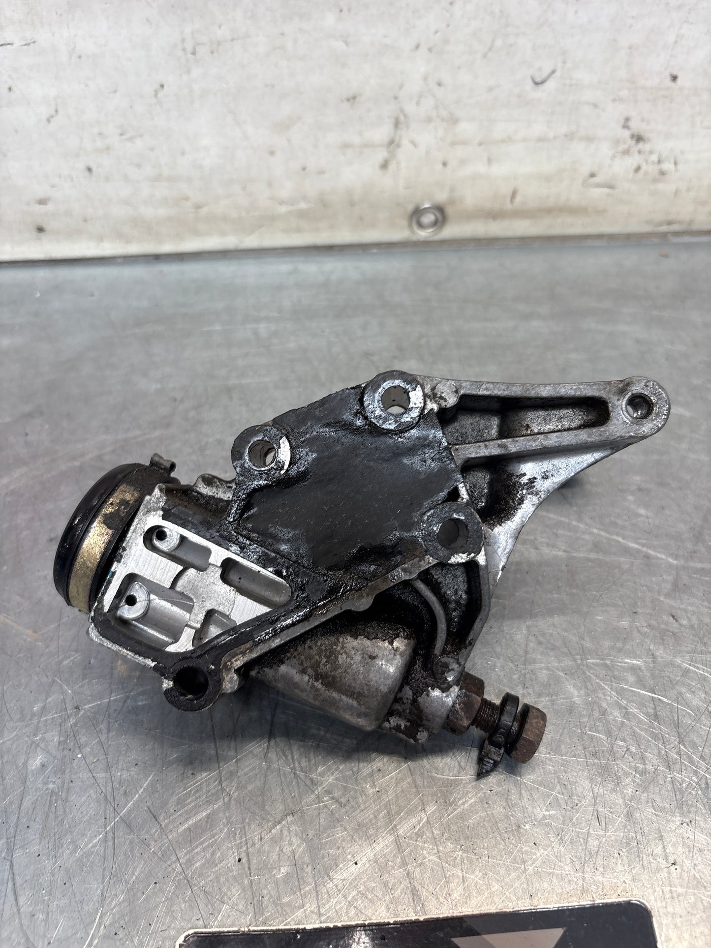 Porsche 928S engine timing belt tensioner, used 9281055414R
