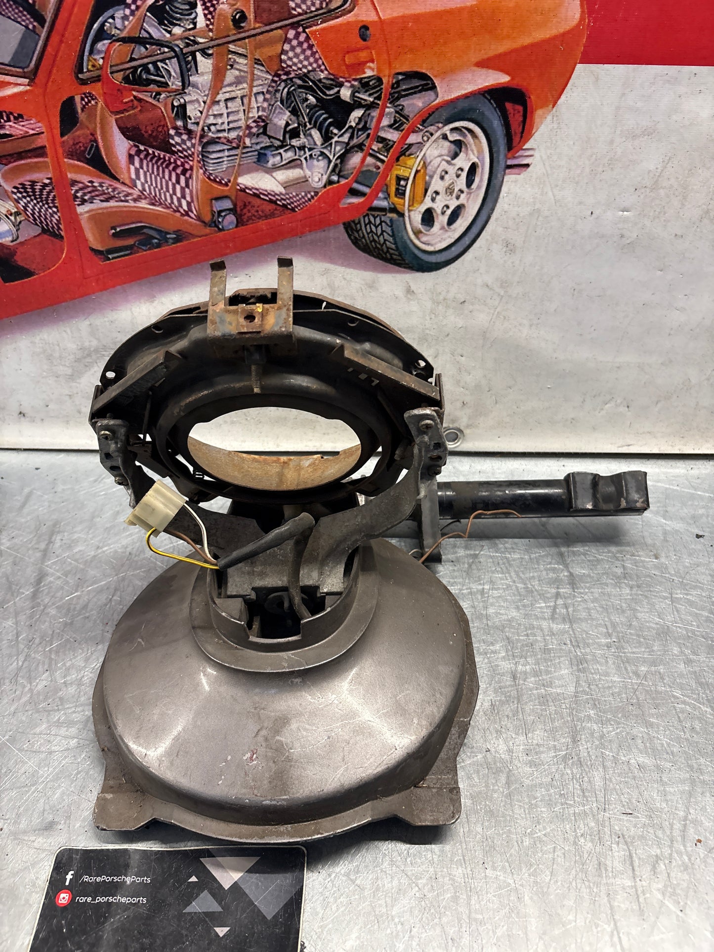 Porsche 928 right headlight swivel frame 92875024902 92875024302 used