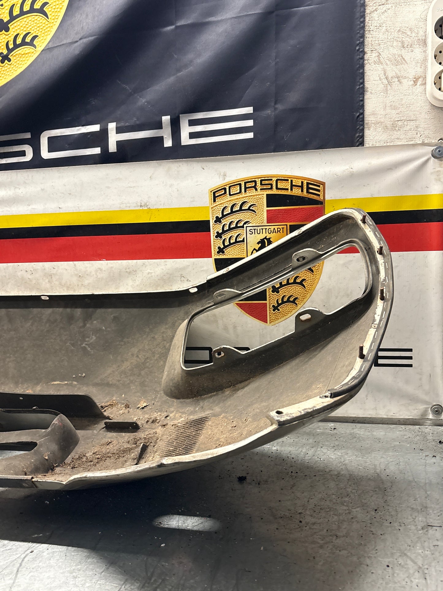 Porsche 928 rear bumper, used 928505023