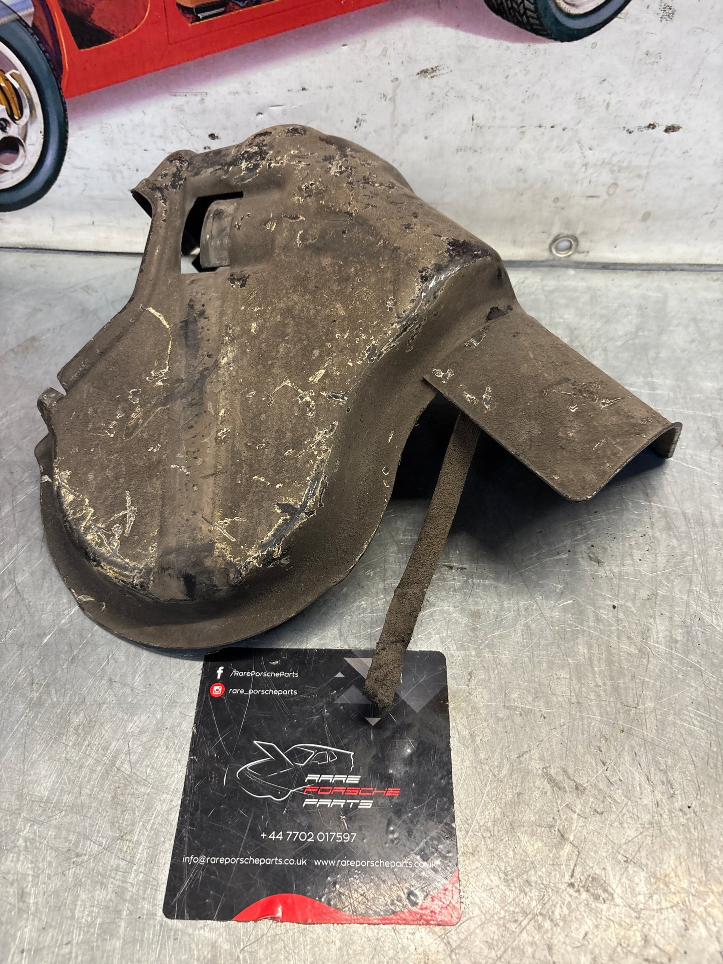 Porsche 944 85.5- fuel pump cover plate 94420133100